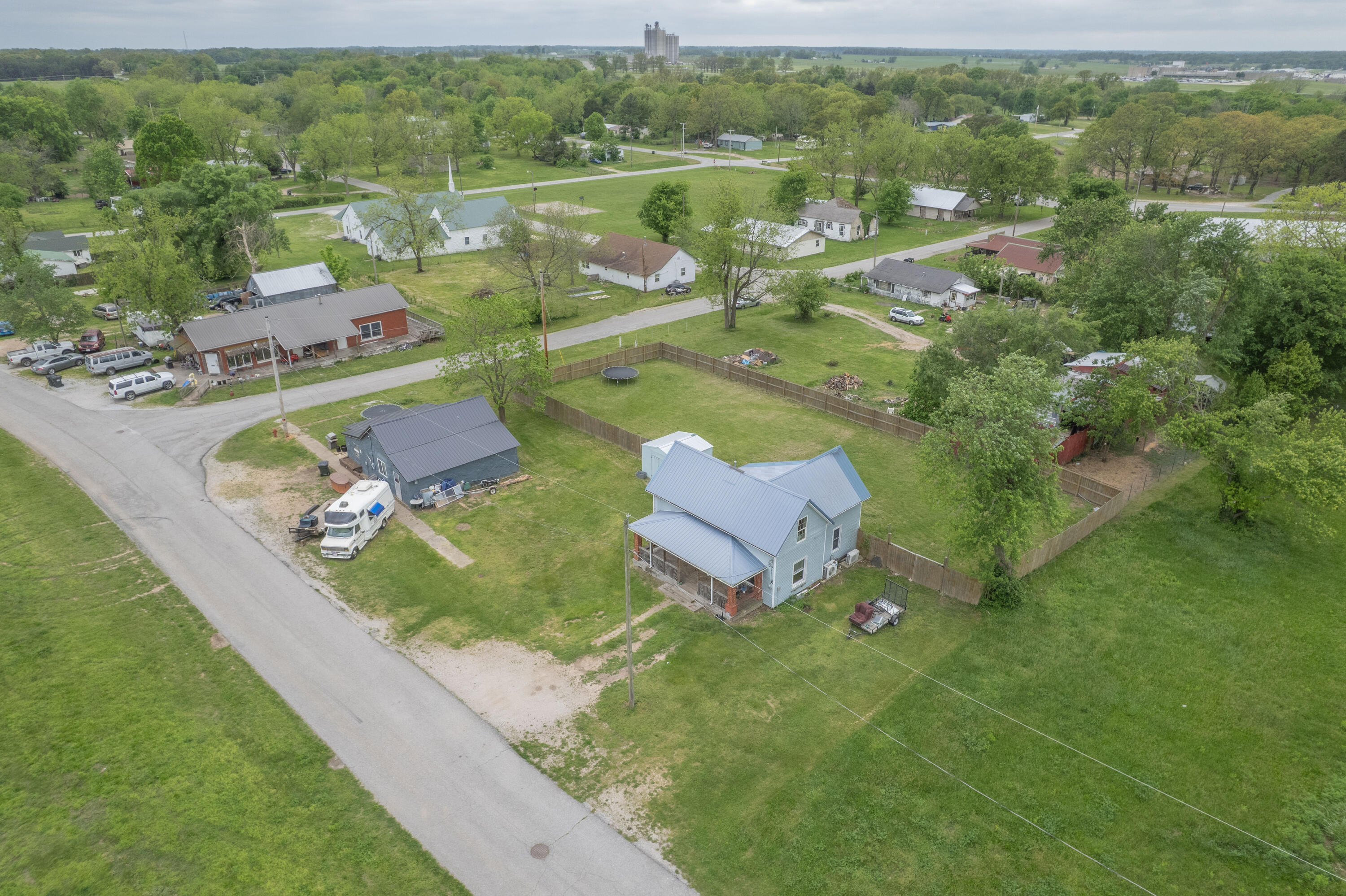 10604 North Front Street Property Photo 2
