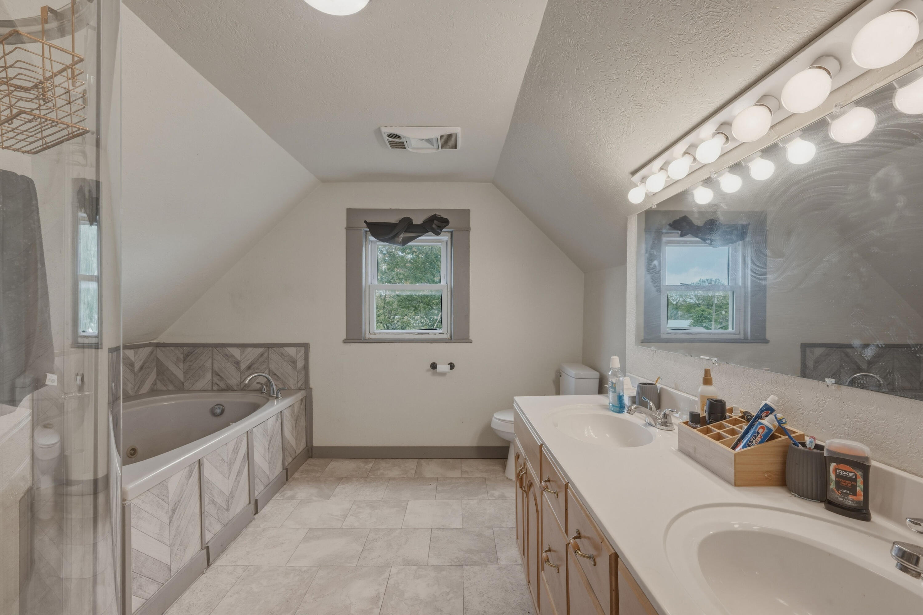 10604 North Front Street Property Photo 24