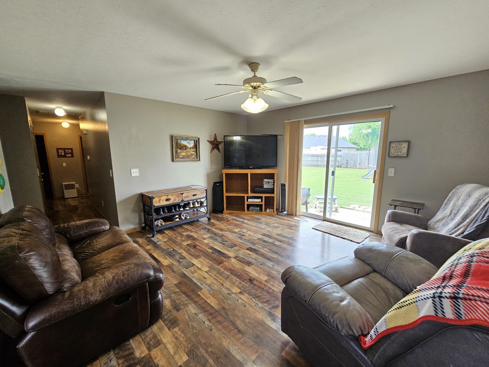 211 Arrowhead Road Property Photo 2