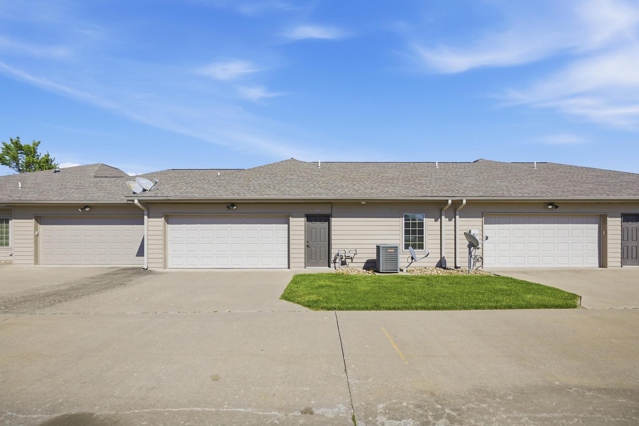 1909 Bluebird Way Property Photo 40