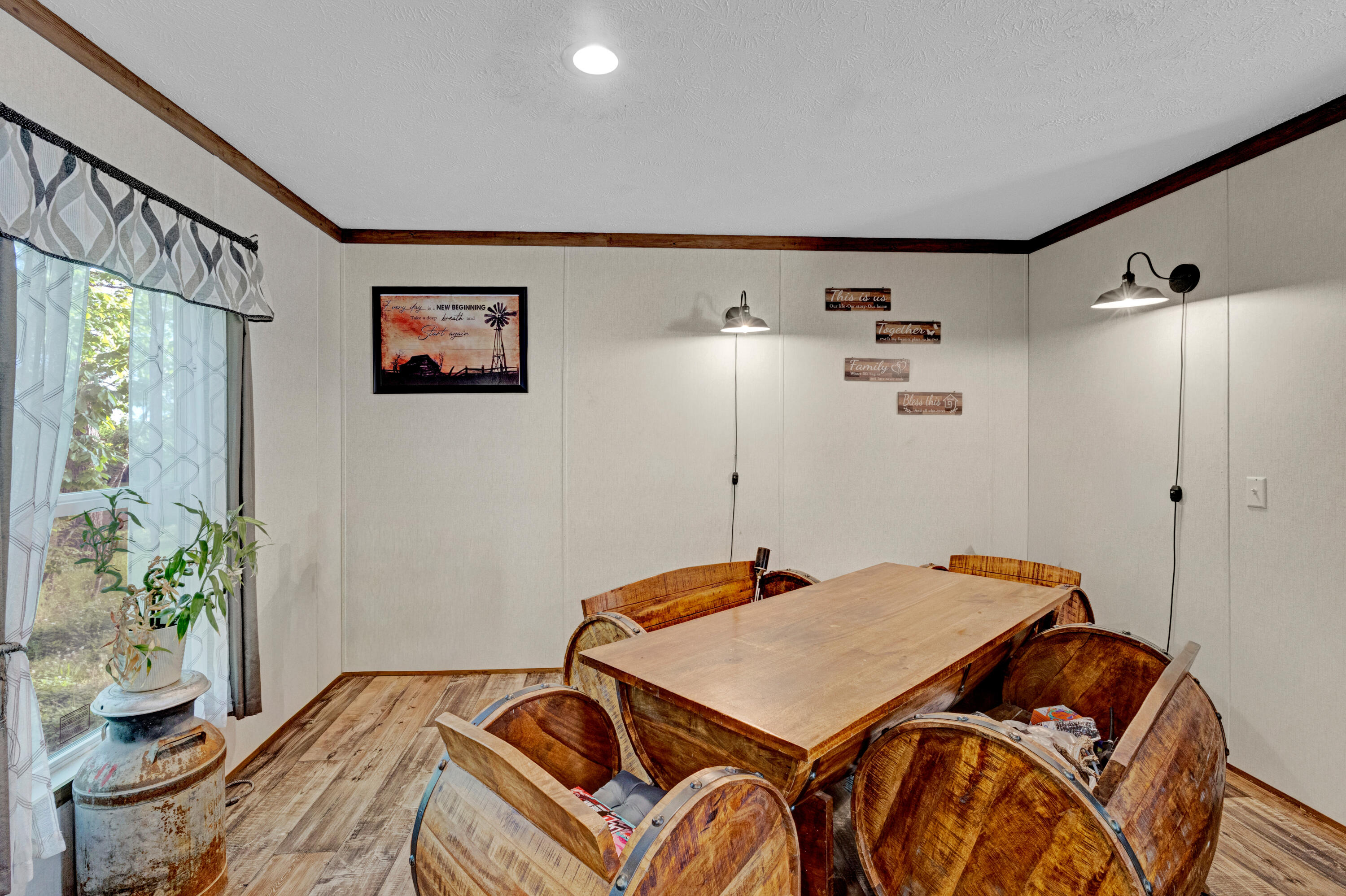 3724 Private Road 2217 Property Photo 8