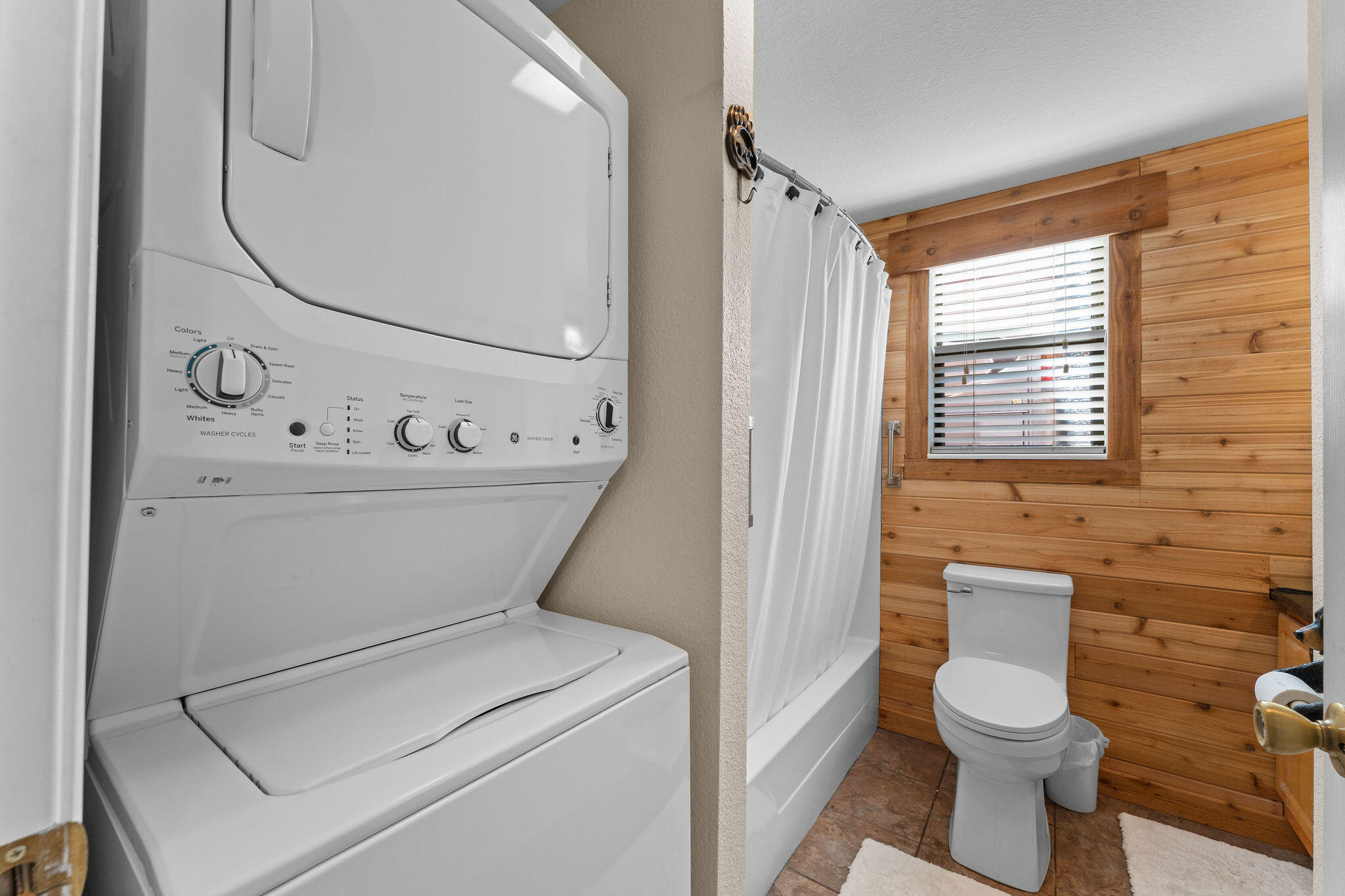 112 Foxhole Lane Property Photo 8
