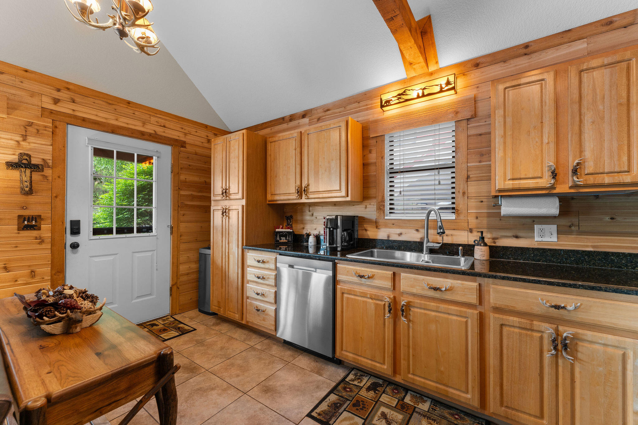 112 Foxhole Lane Property Photo 22