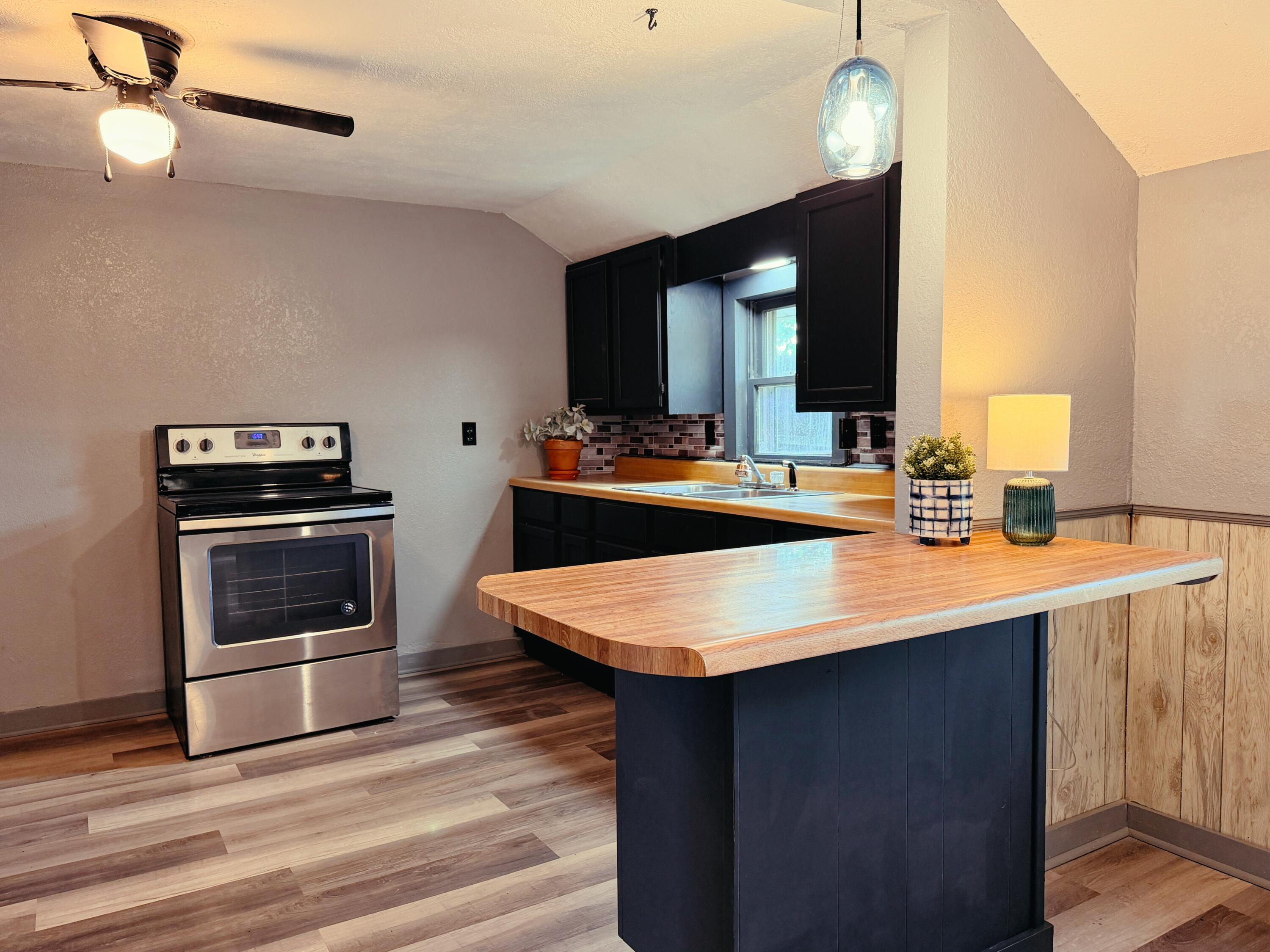 802 South Main Avenue Property Photo 11