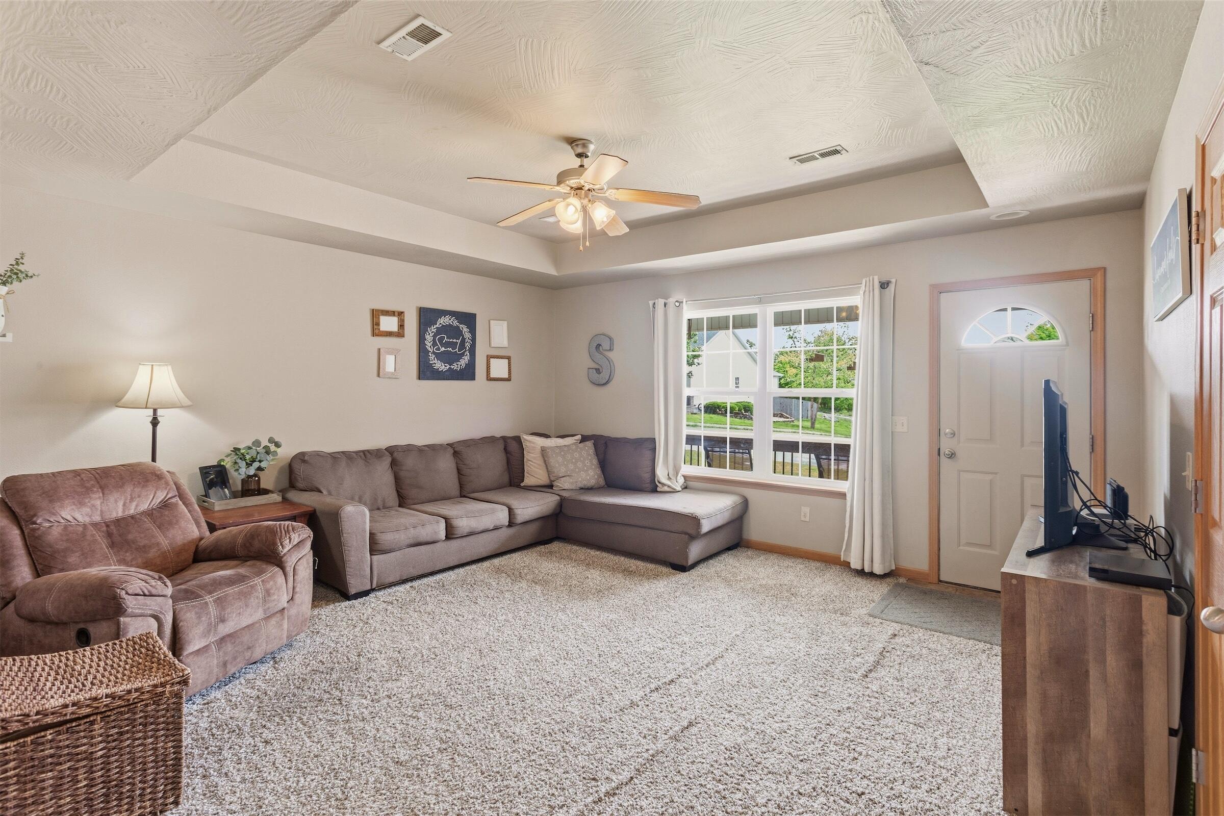 6566 Prairie Circle Property Photo 4