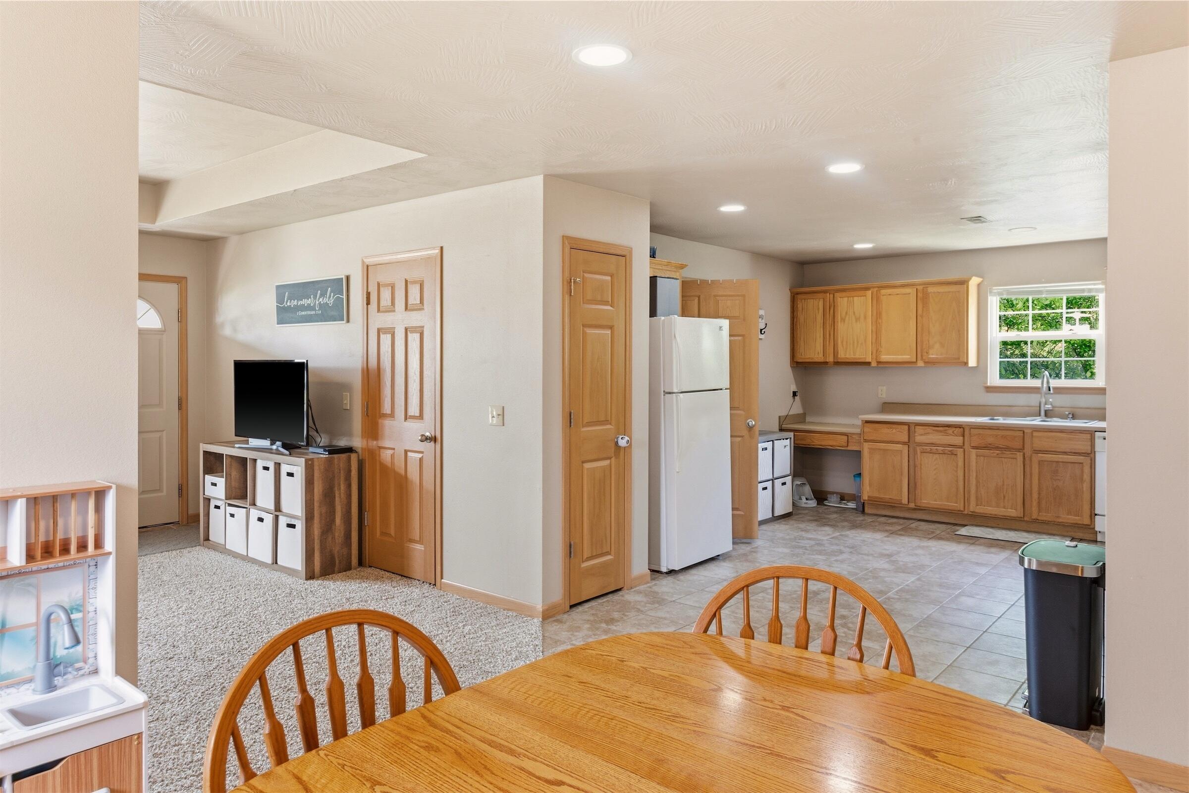 6566 Prairie Circle Property Photo 8
