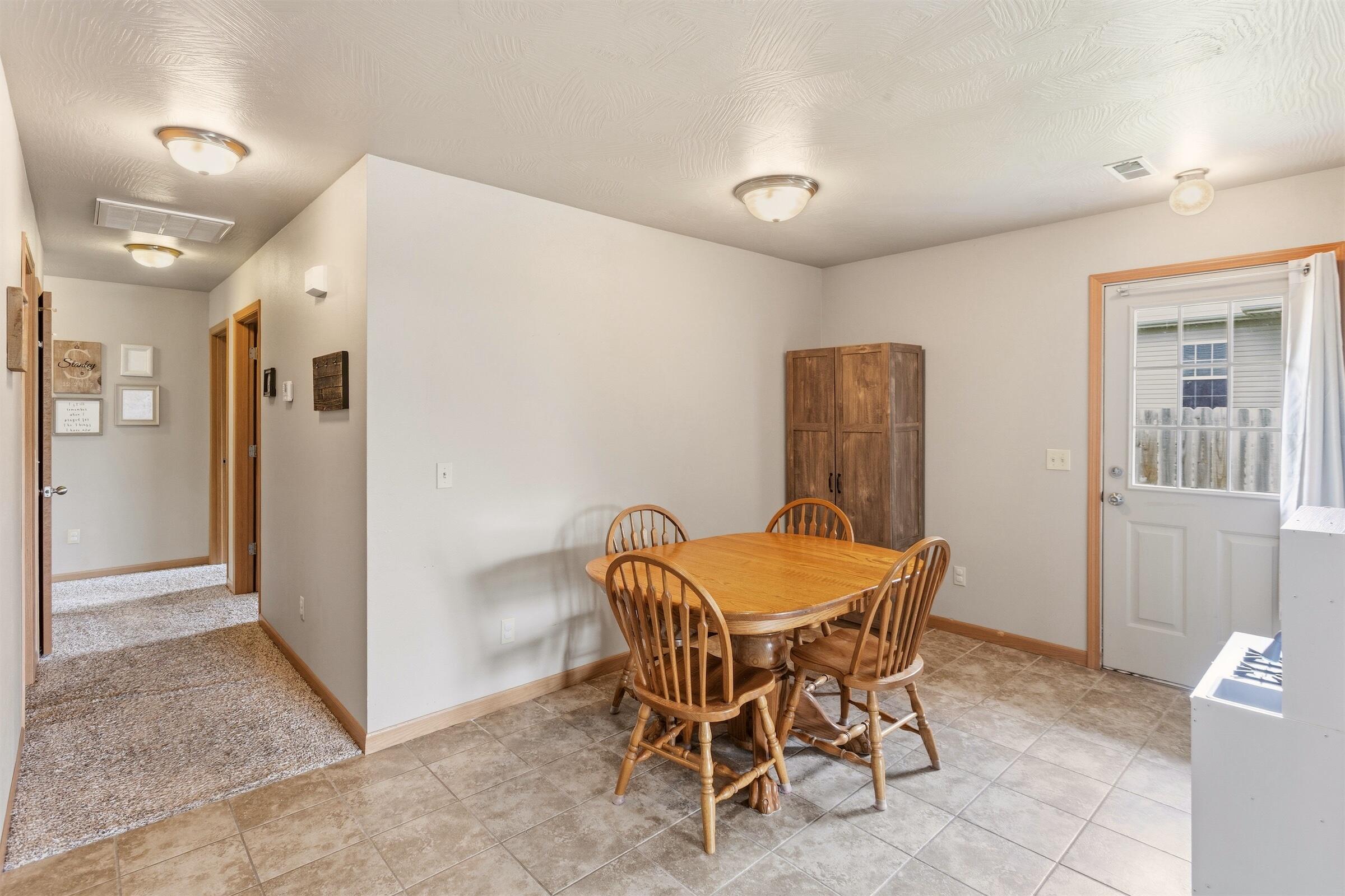 6566 Prairie Circle Property Photo 9