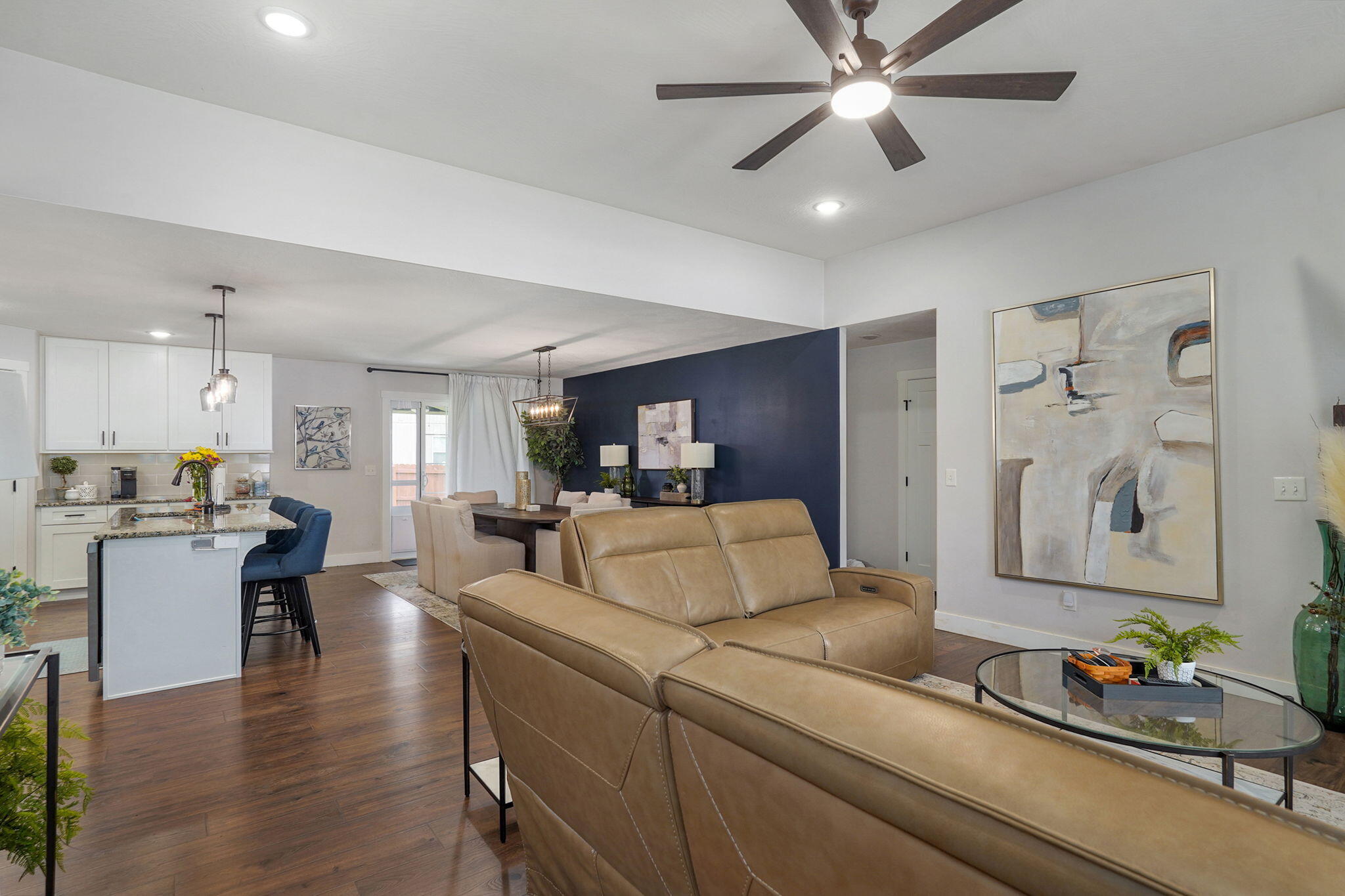 4755 Florence Avenue Property Photo 8