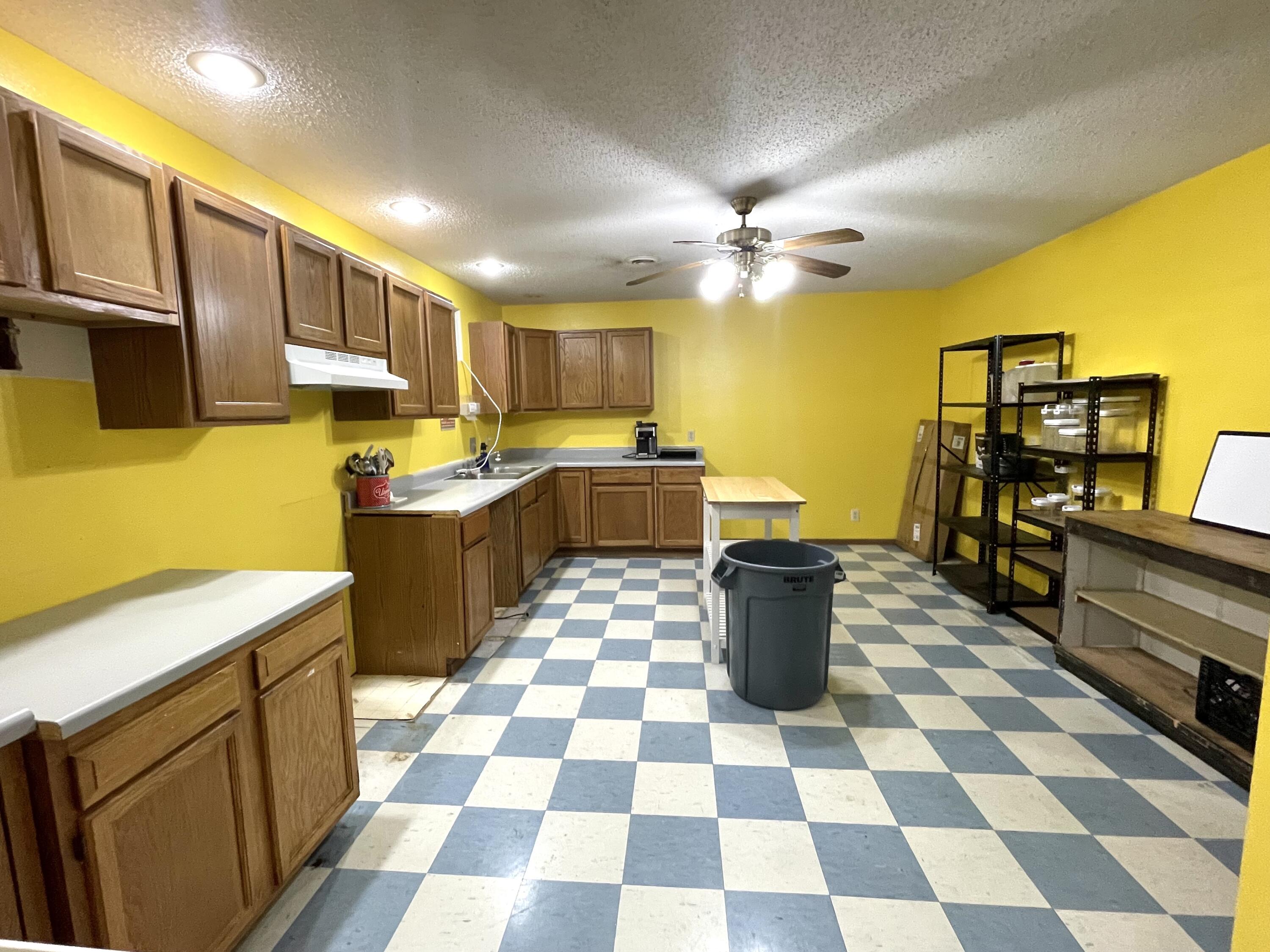 707 South Hemphill Street Property Photo 25