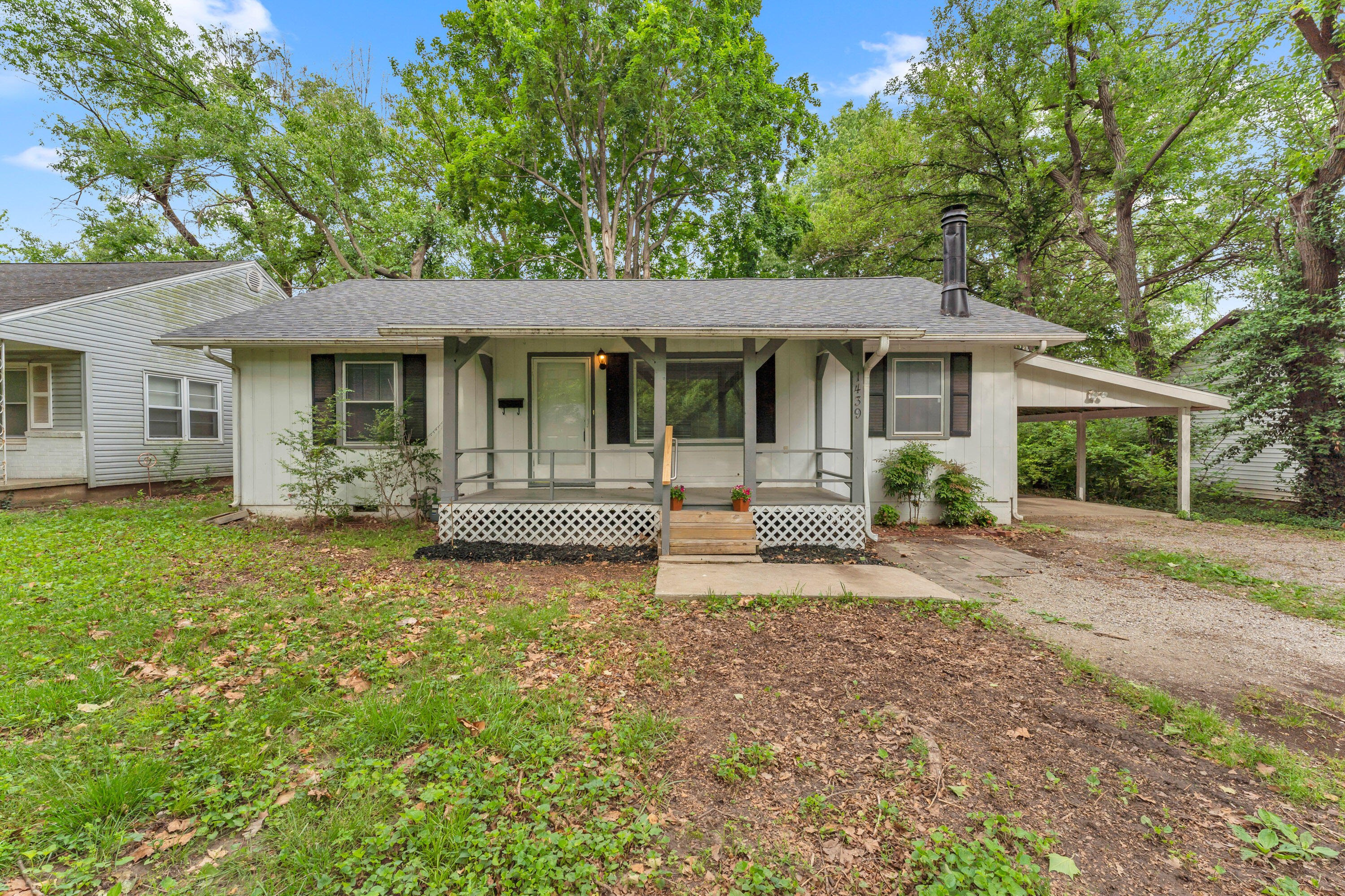 1439 South Luster Avenue Property Photo 1