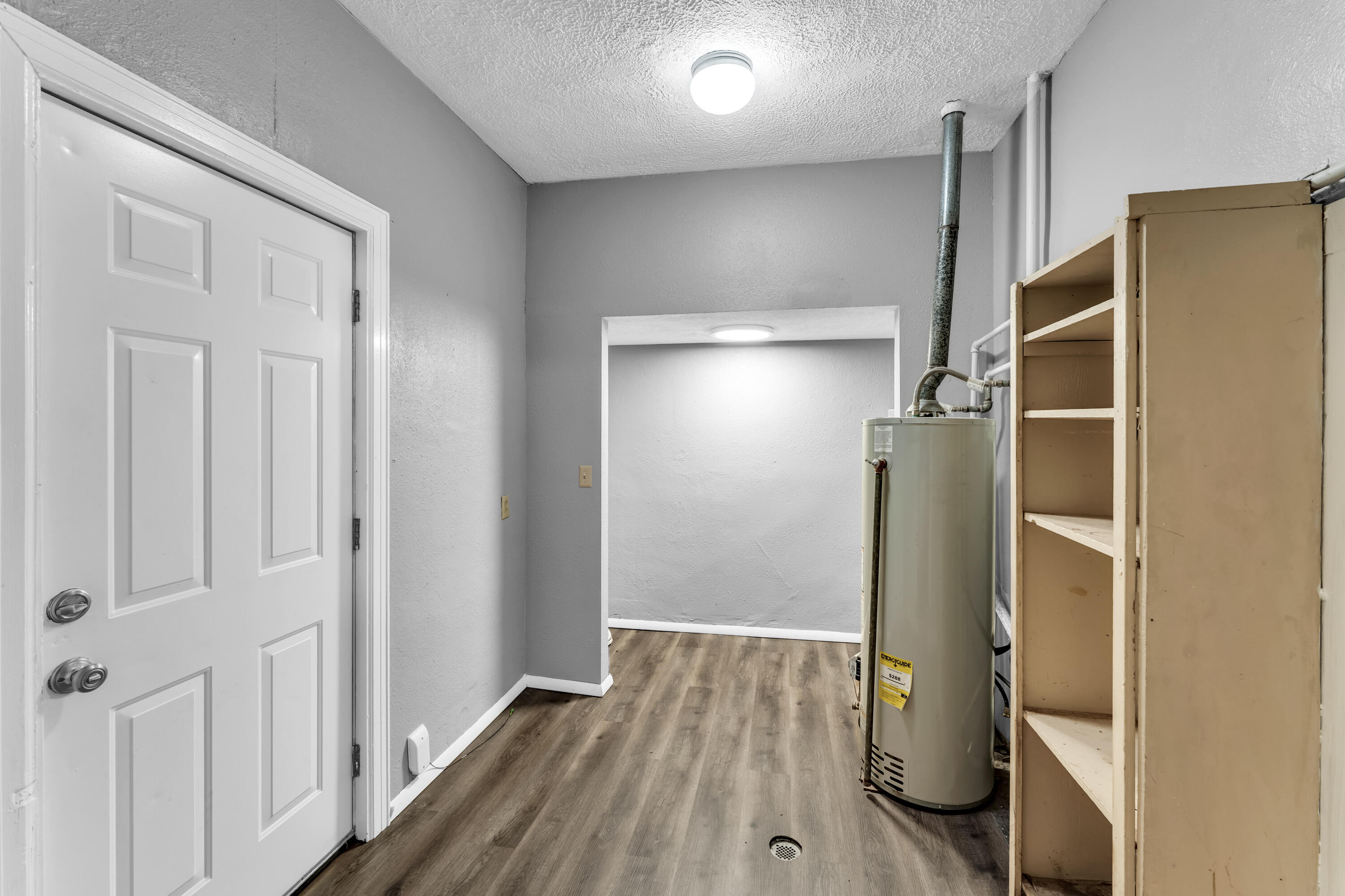 1439 South Luster Avenue Property Photo 10