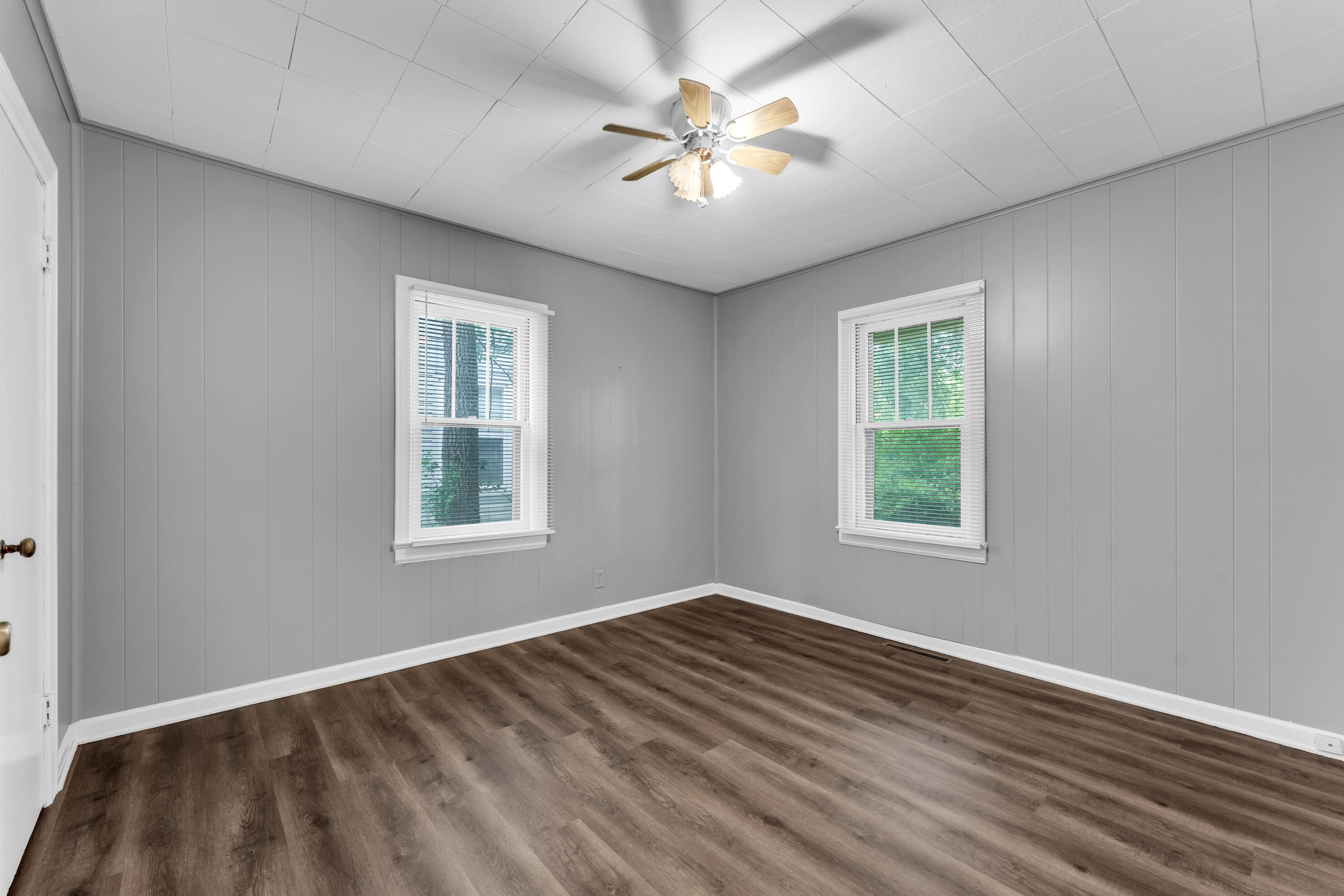 1439 South Luster Avenue Property Photo 16