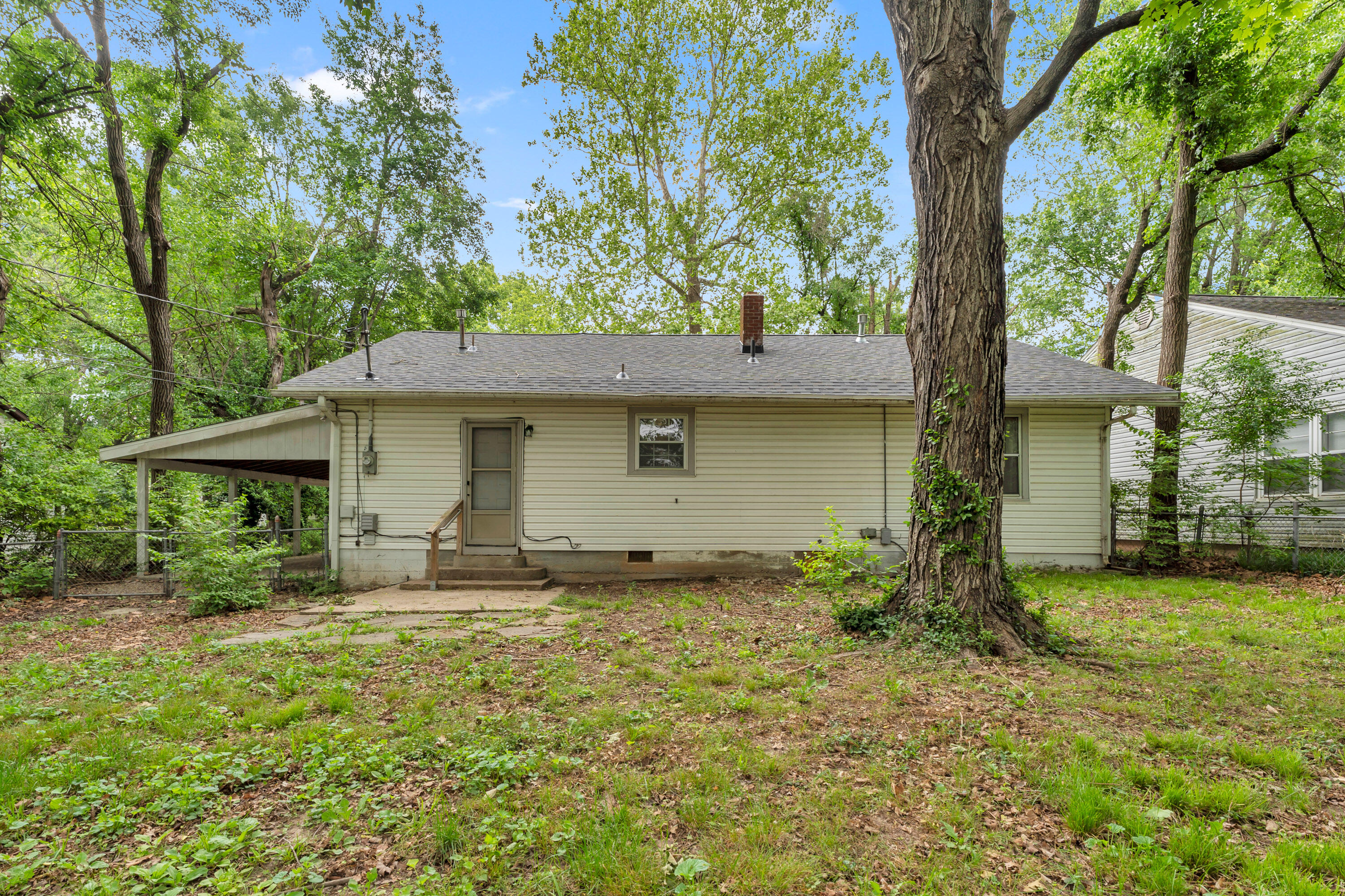 1439 South Luster Avenue Property Photo 23