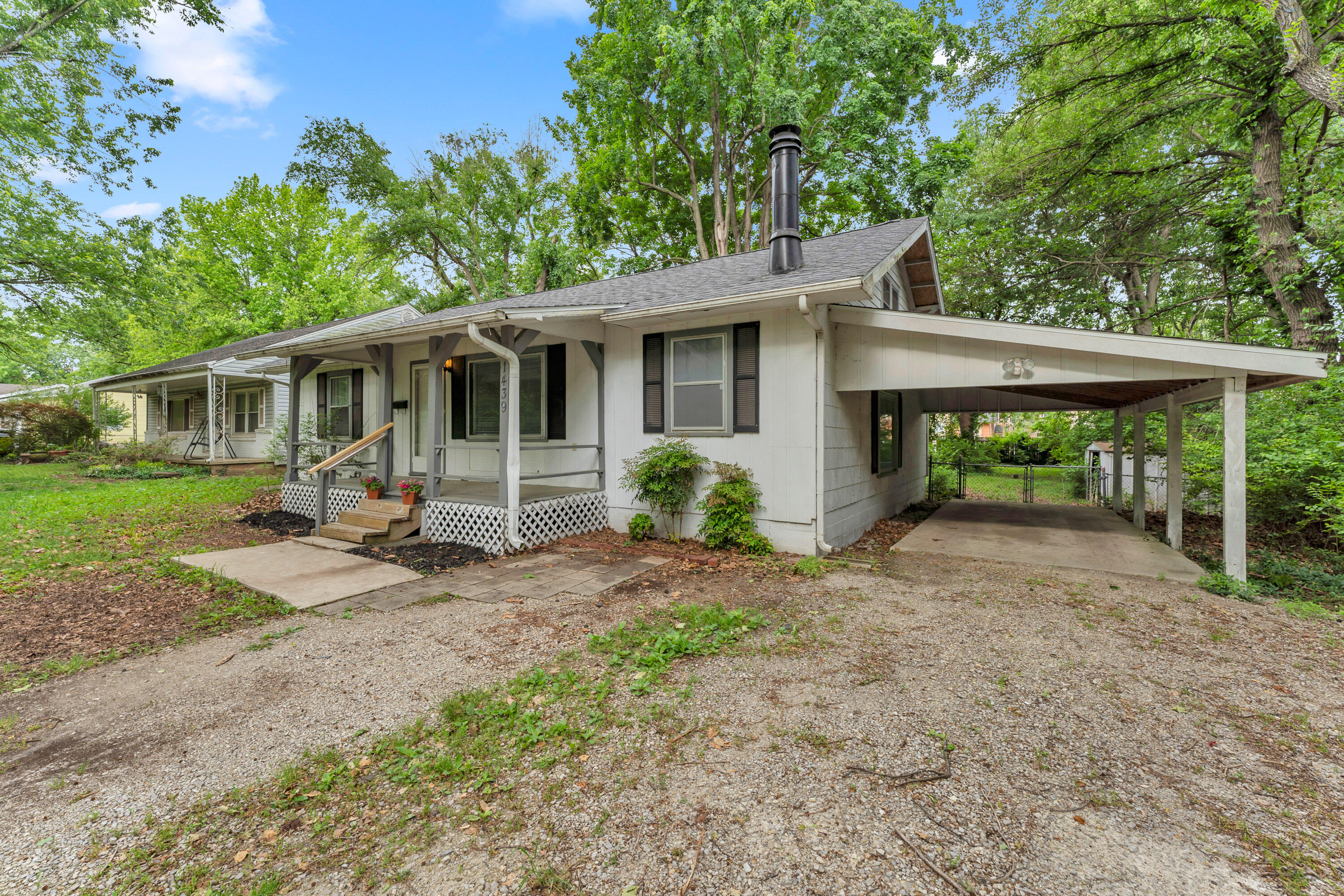 1439 South Luster Avenue Property Photo 26