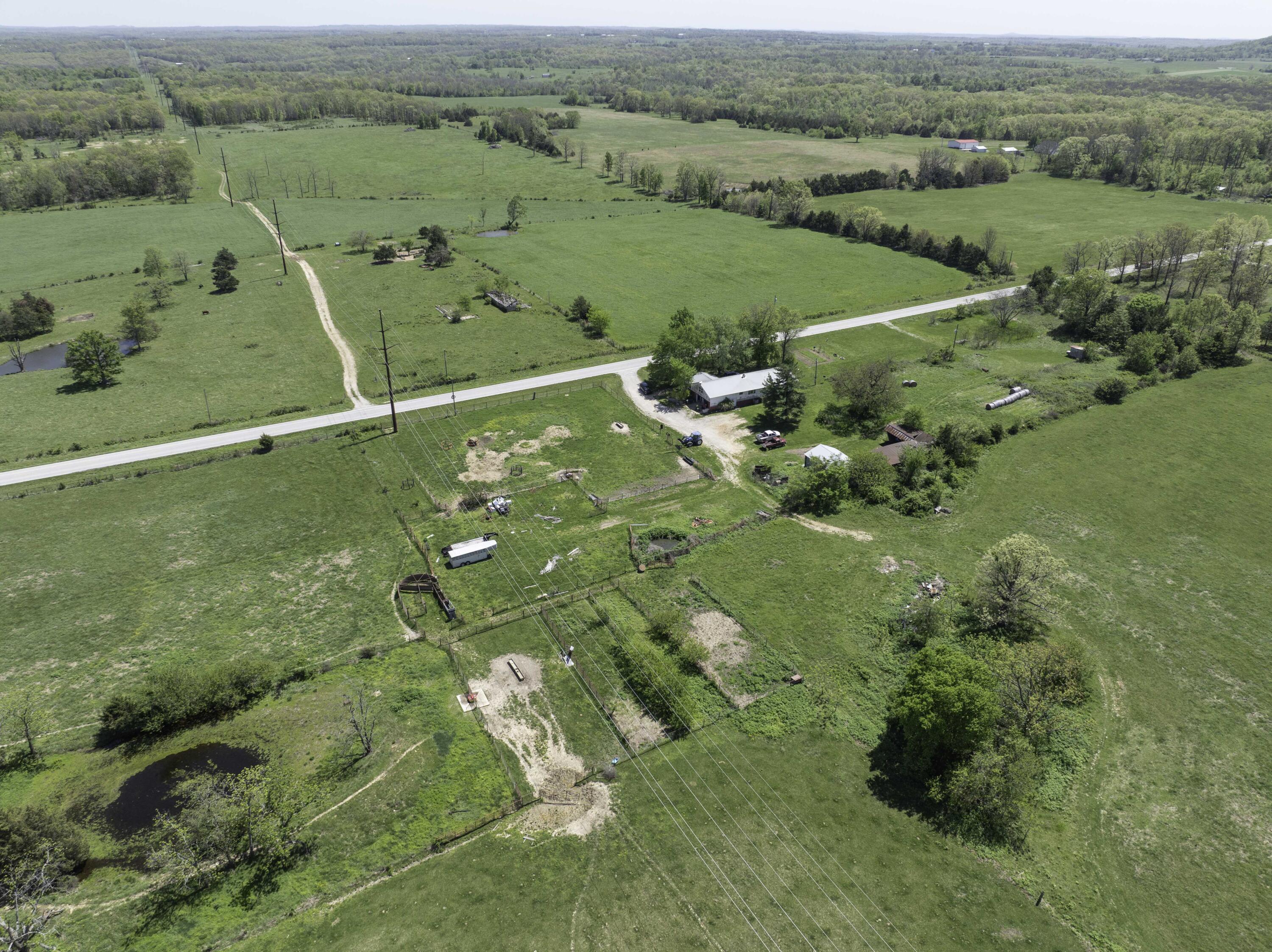 2437 State Highway Y Property Photo 2
