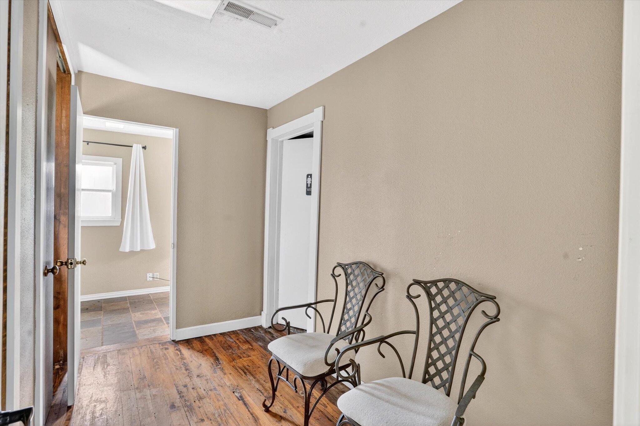 212 West Mount Vernon Street Property Photo 6