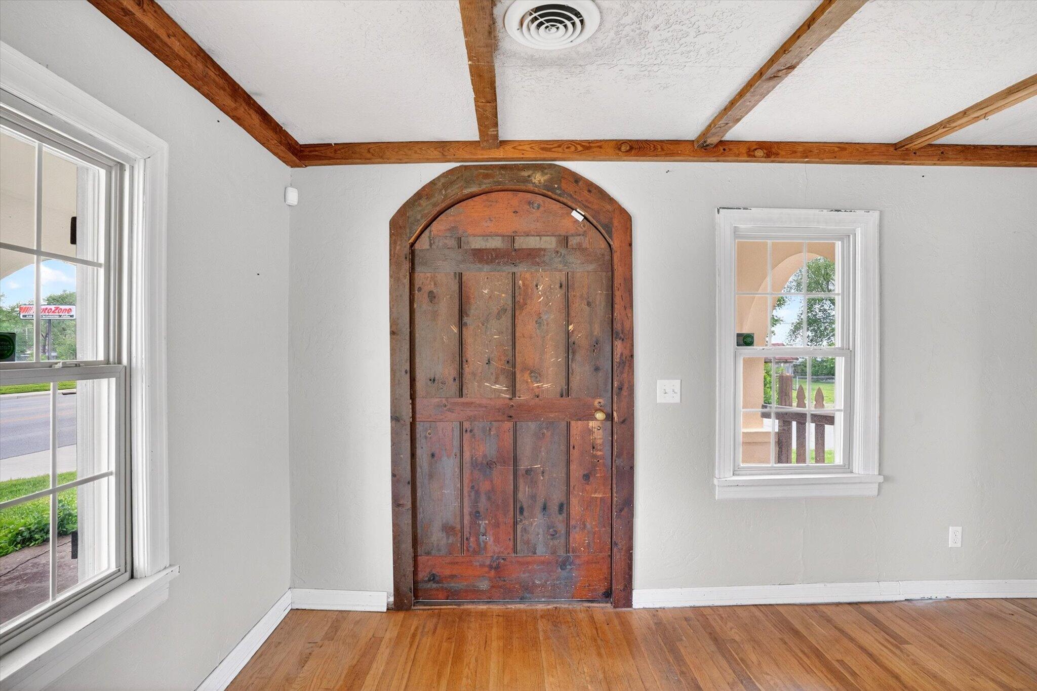 103 South Delaware Street Property Photo 5