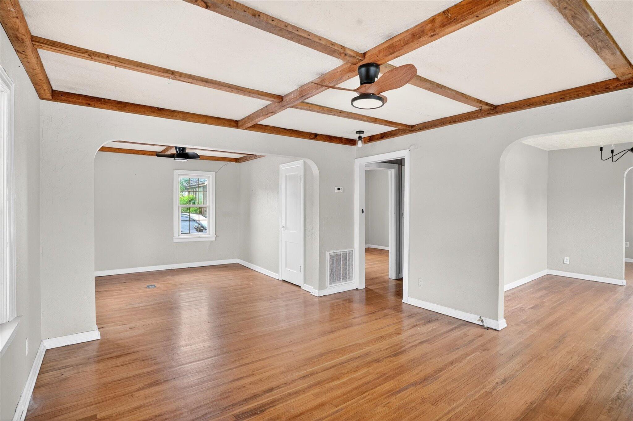 103 South Delaware Street Property Photo 6