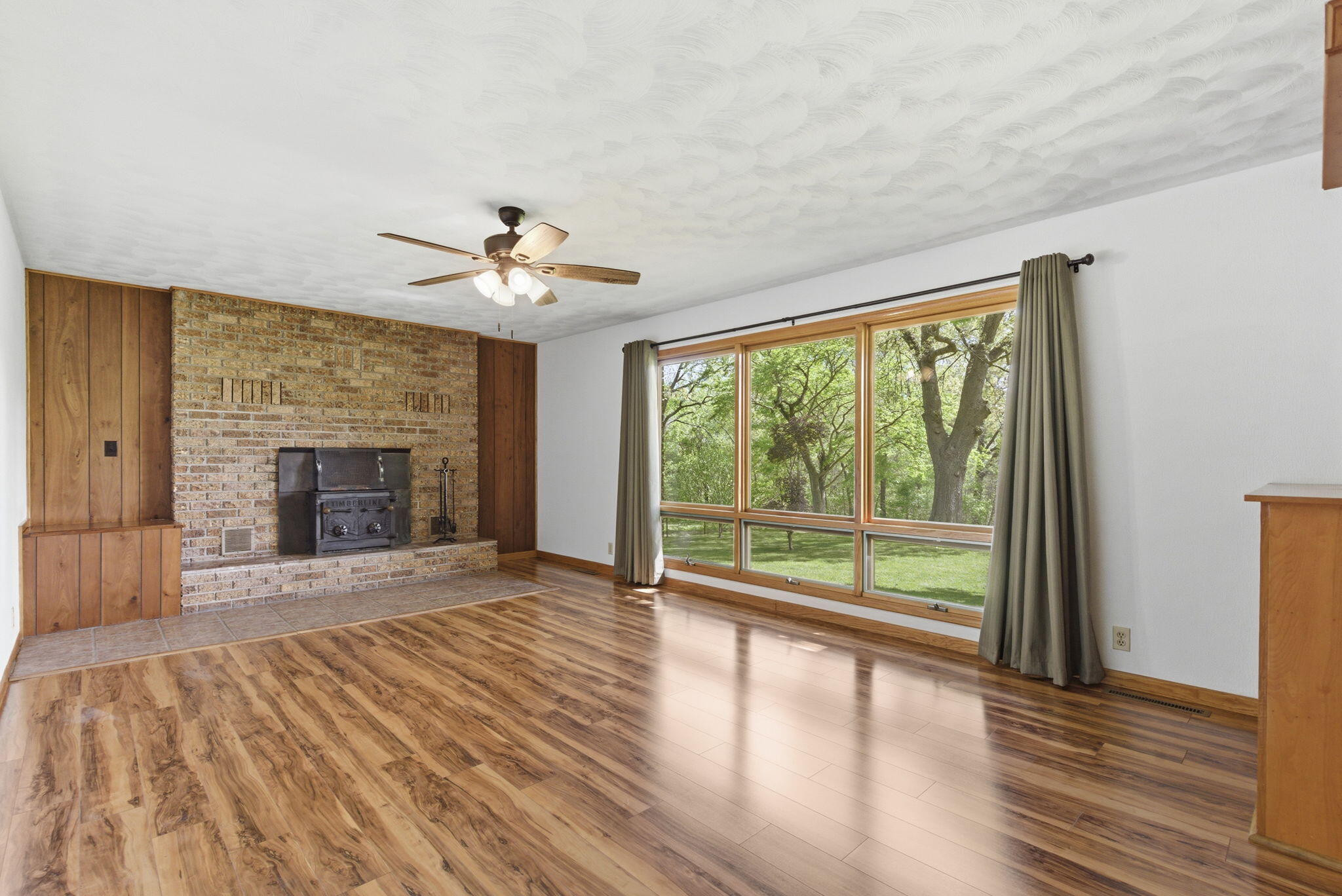 23625 Lawrence 1020 Property Photo 5