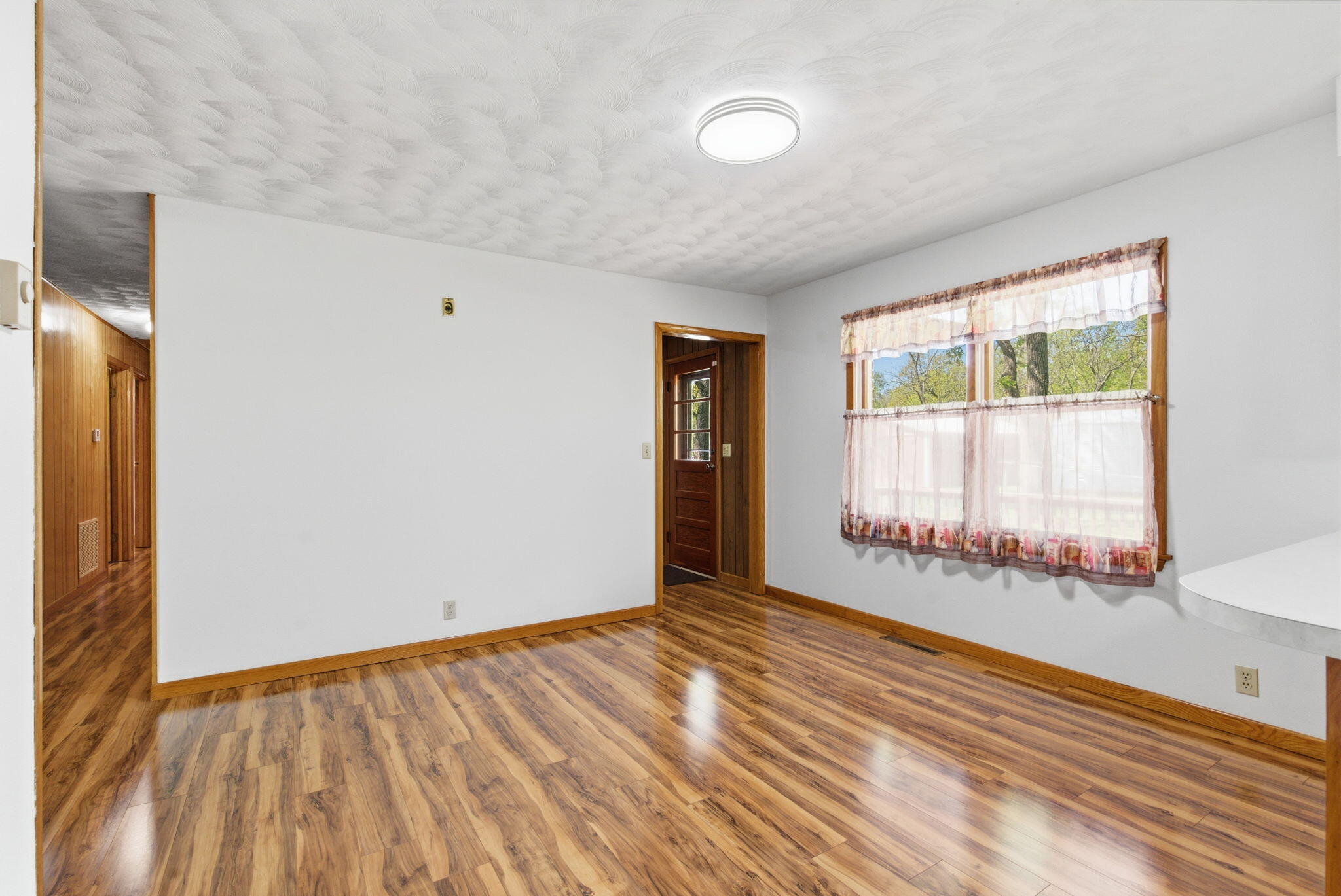 23625 Lawrence 1020 Property Photo 13