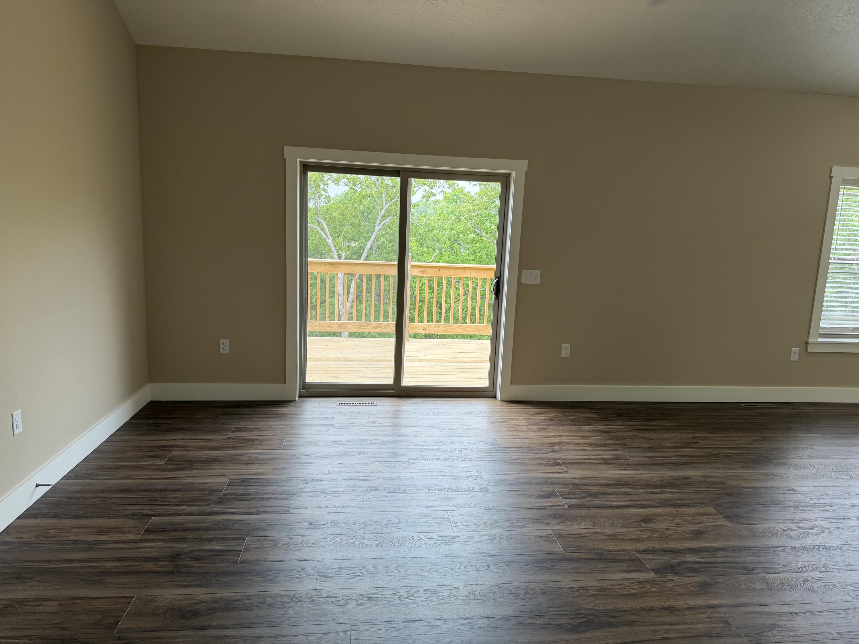 180 Grand Pointe Property Photo 6