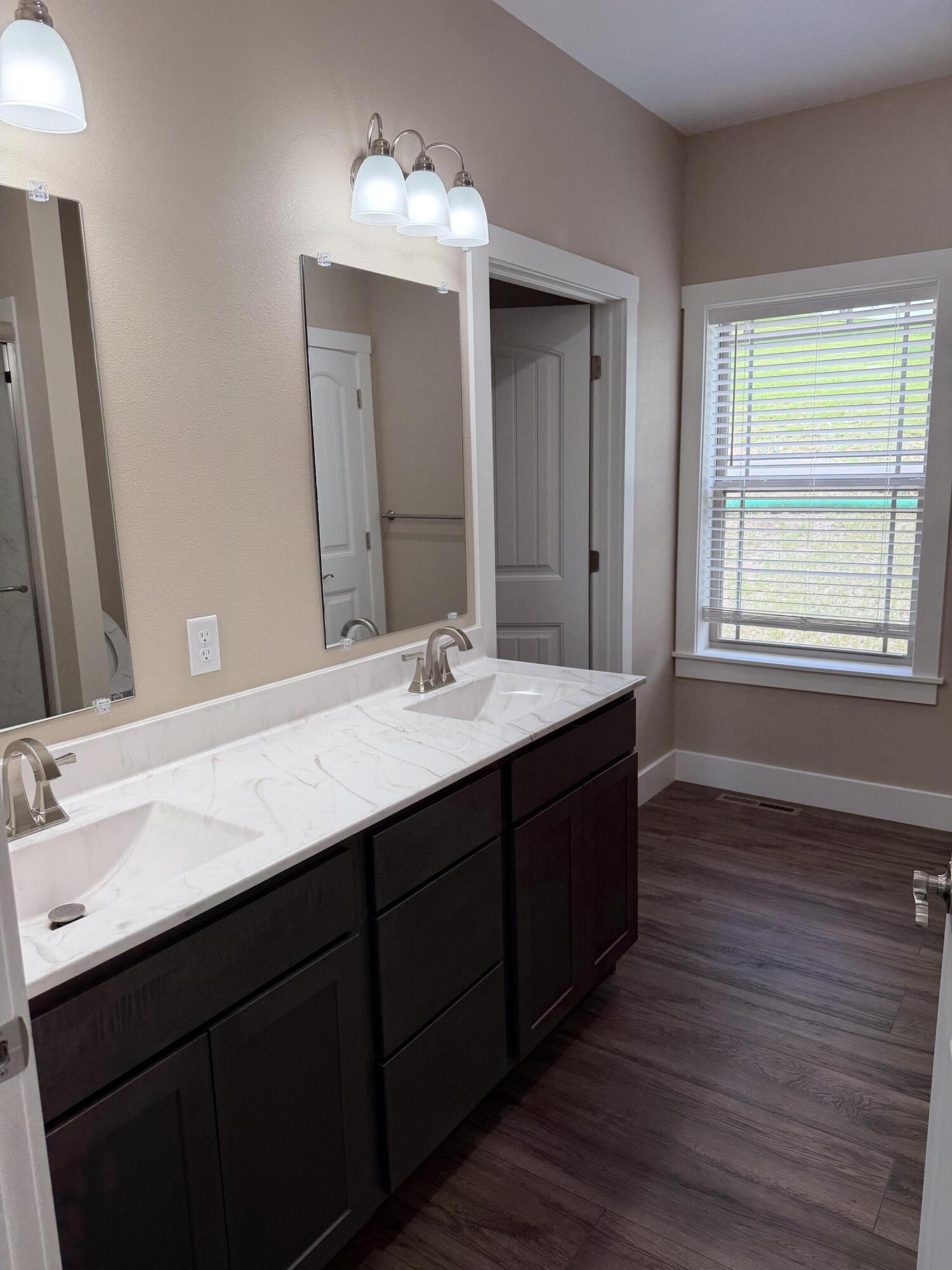 180 Grand Pointe Property Photo 11