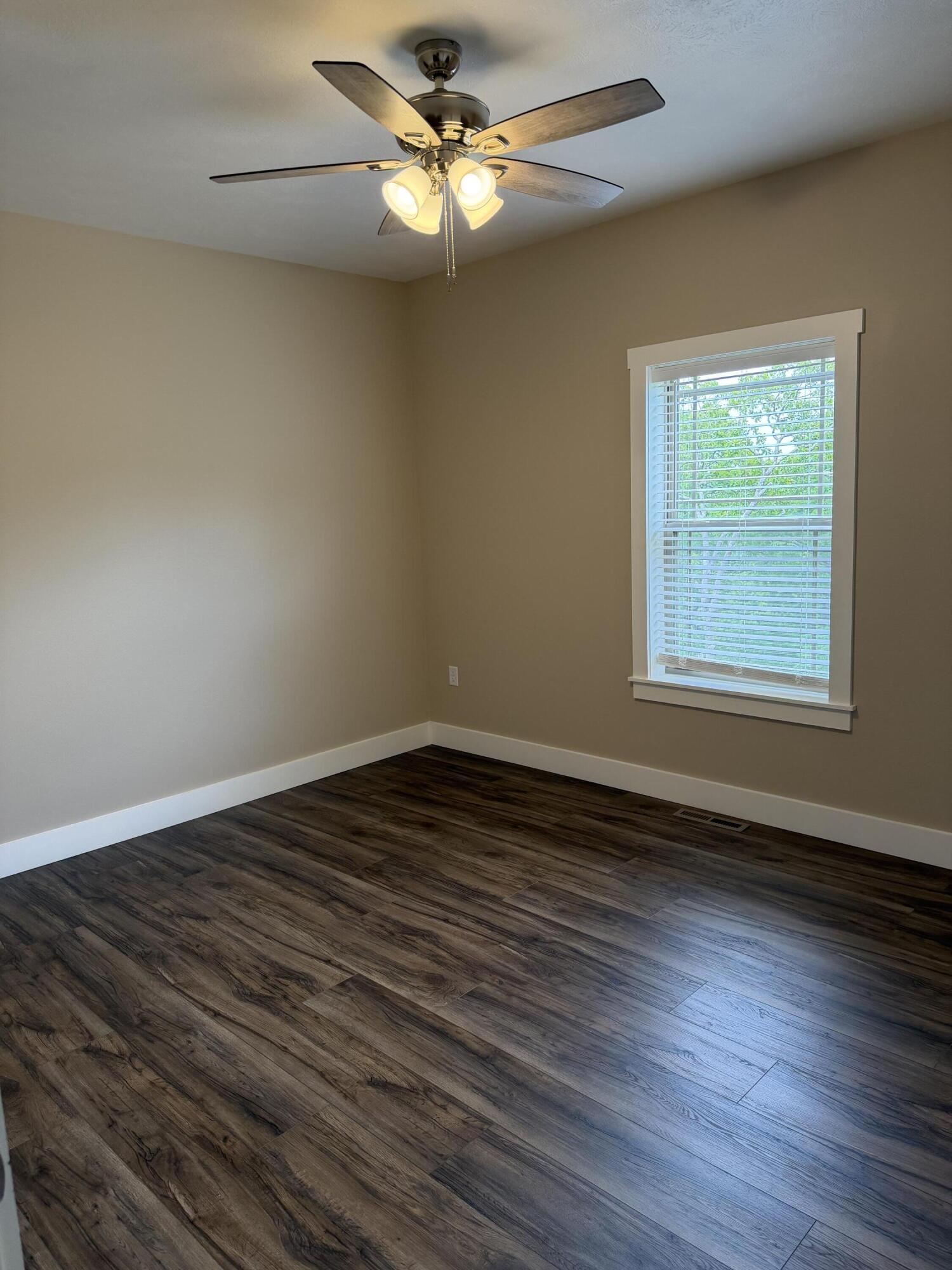 180 Grand Pointe Property Photo 15