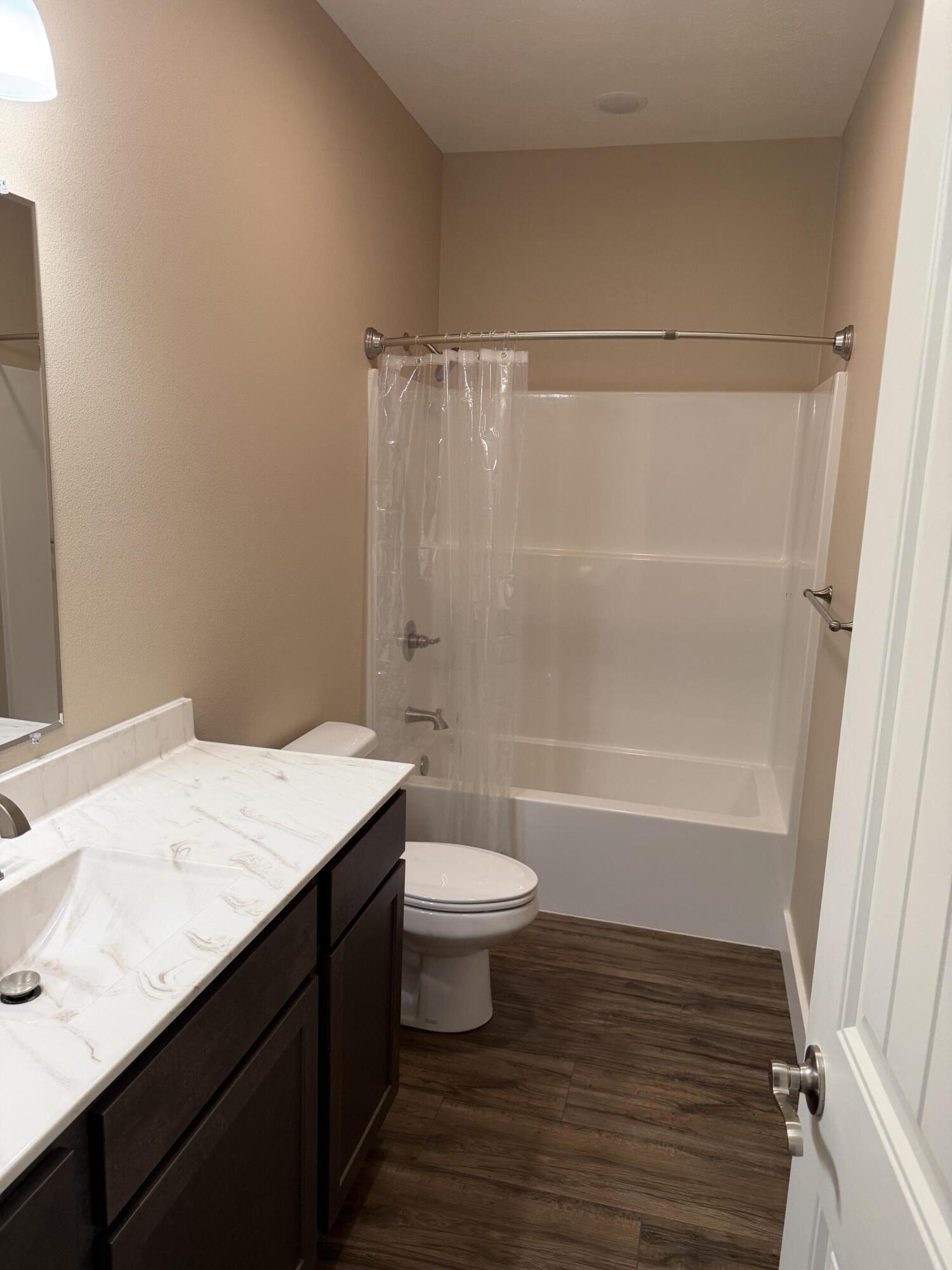 180 Grand Pointe Property Photo 16