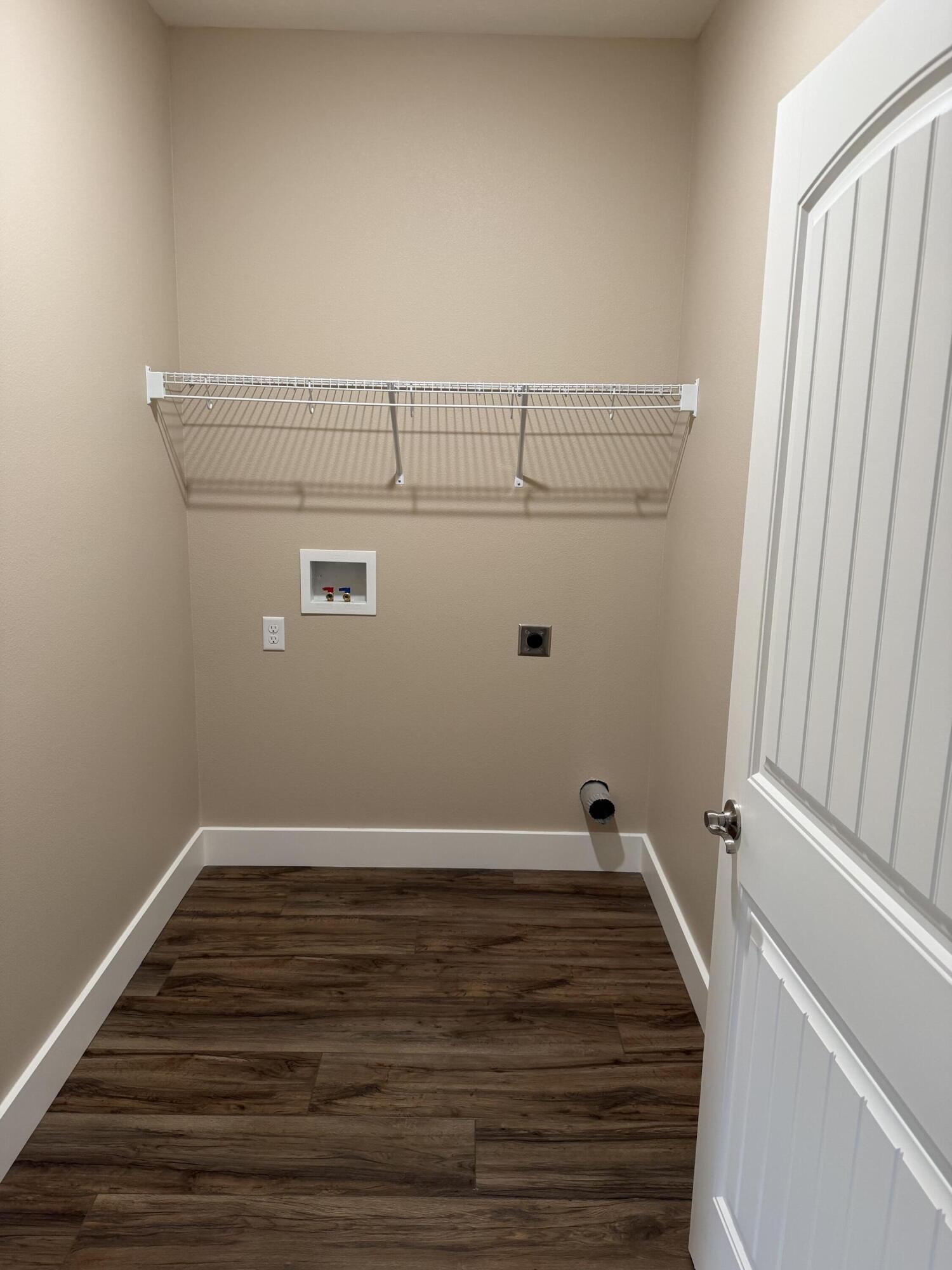 180 Grand Pointe Property Photo 17