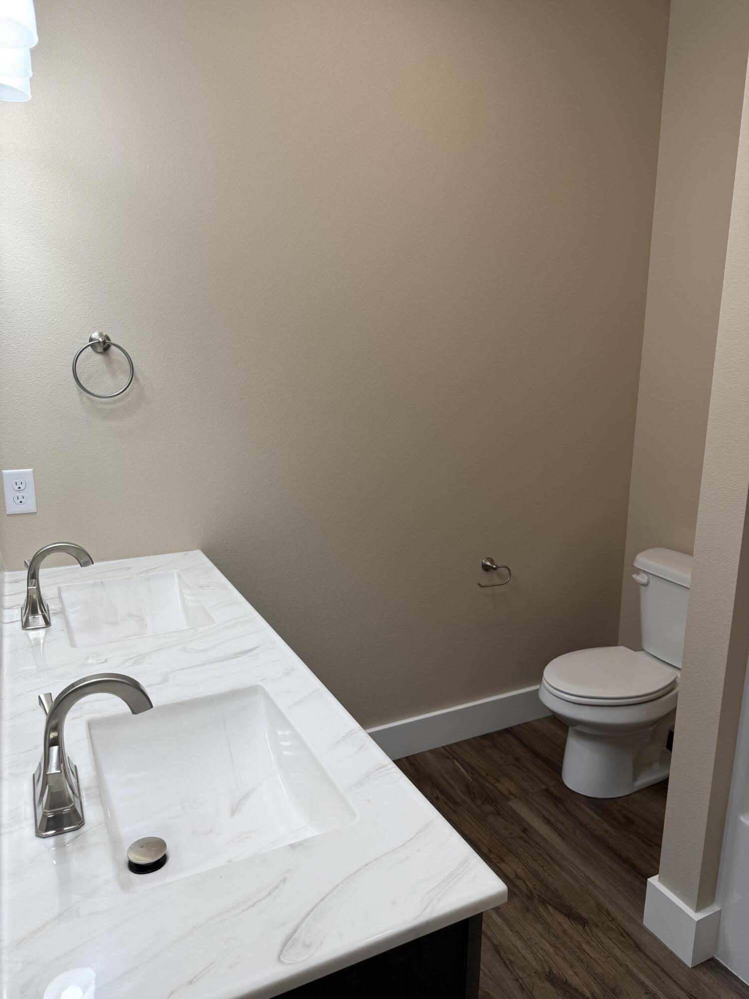 180 Grand Pointe Property Photo 25