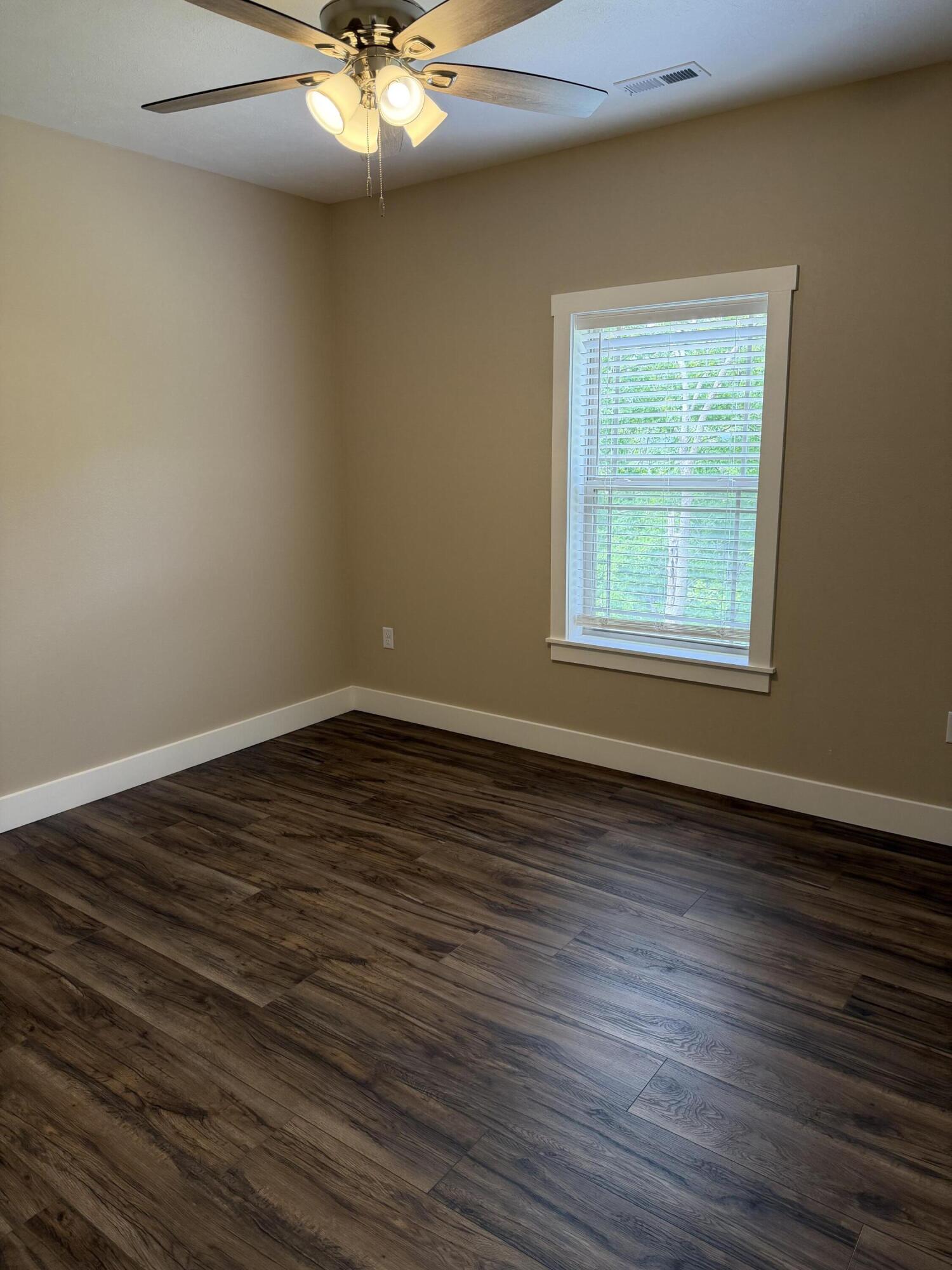 180 Grand Pointe Property Photo 28