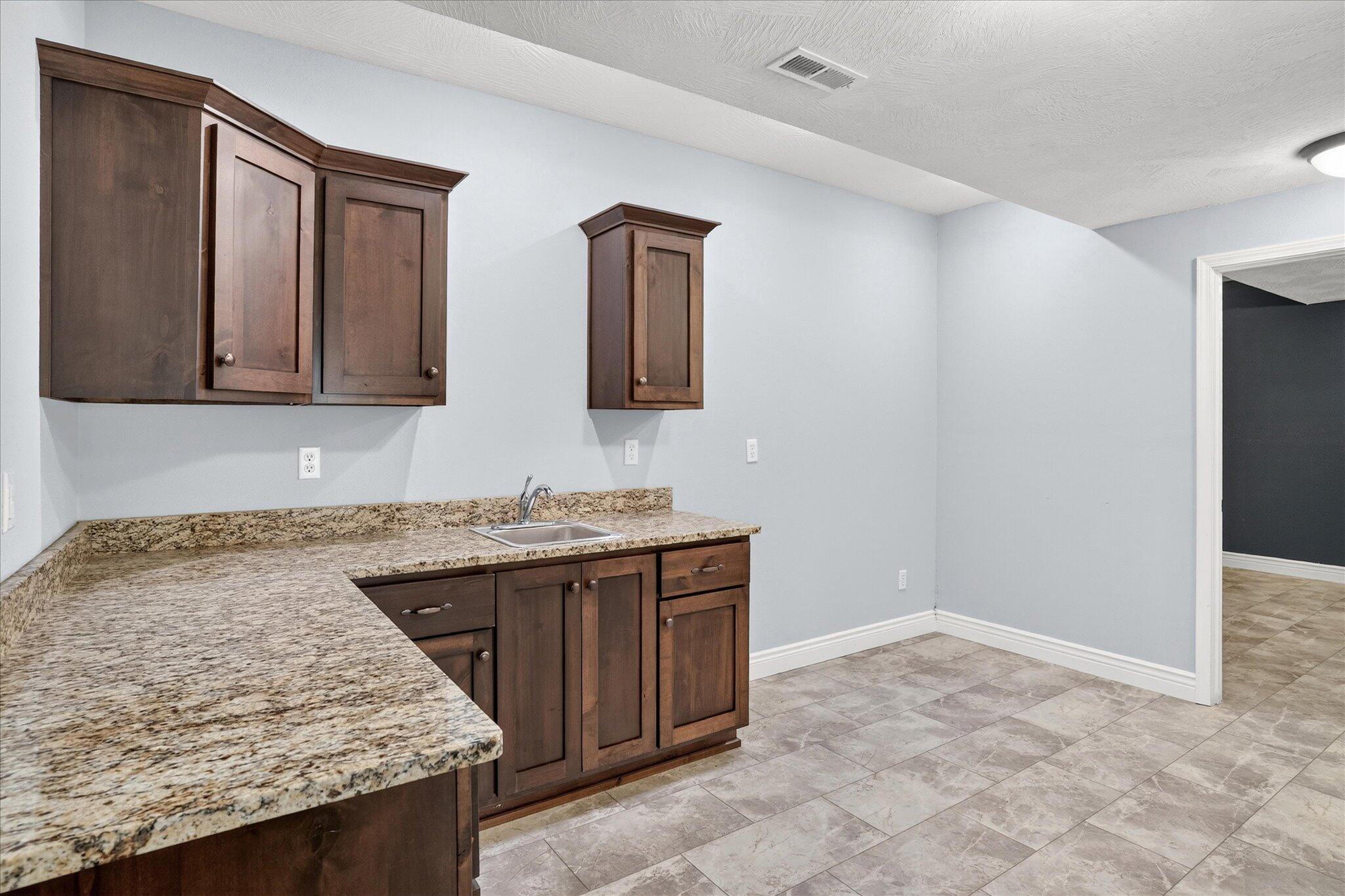 634 North Rockingham Avenue Property Photo 33