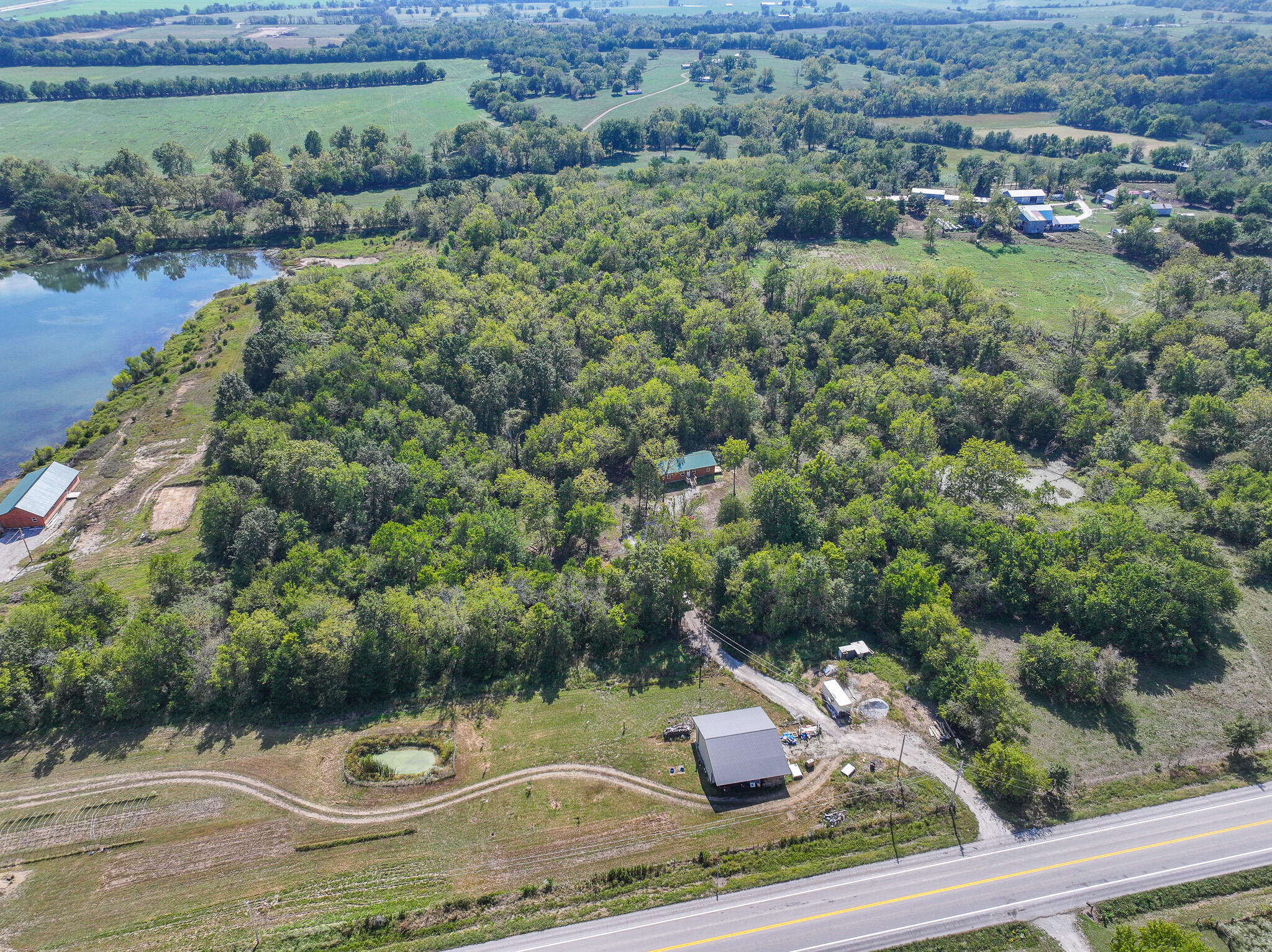 8540 Southeast Hwy 54 Property Photo 3