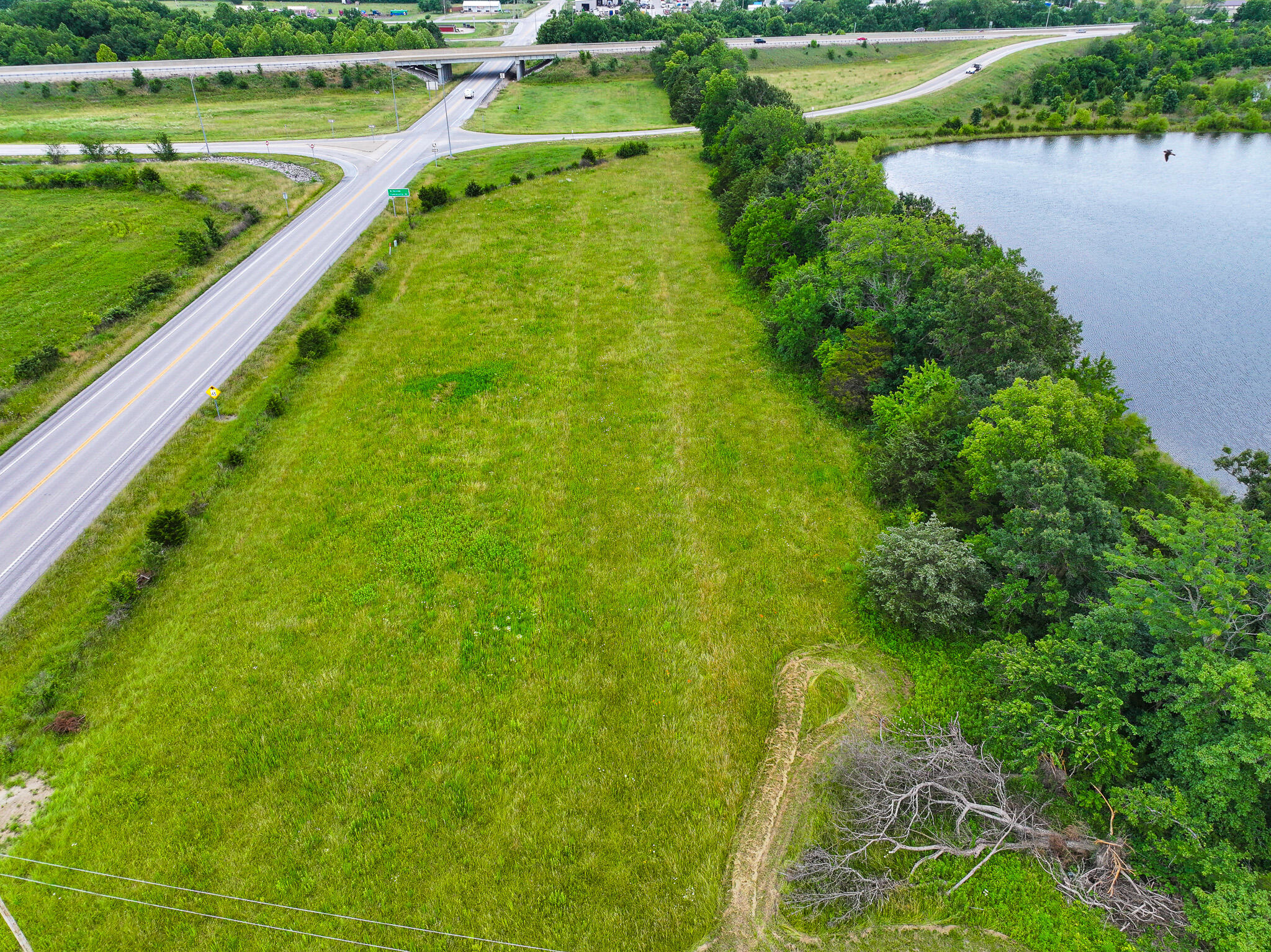 8638 Southeast Highway 54 Property Photo 5