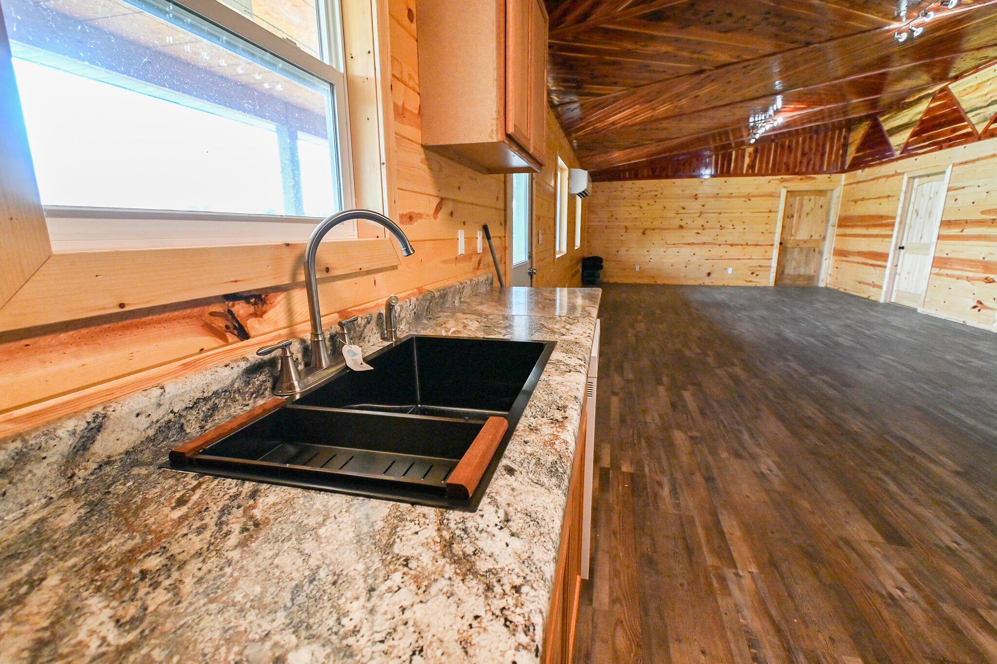 8638 Southeast Highway 54 Property Photo 11