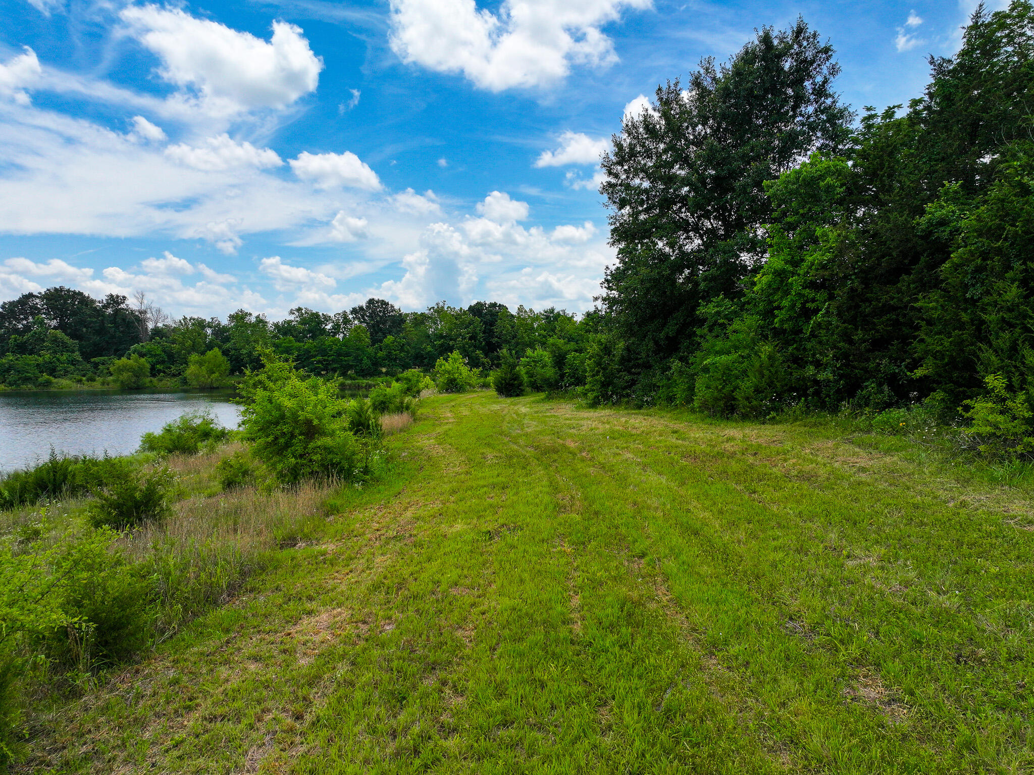 8638 Southeast Highway 54 Property Photo 28