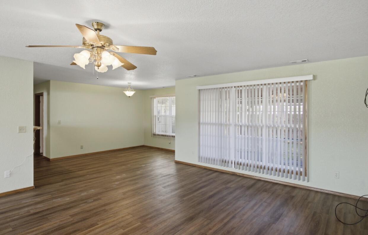 1910 Sylvan Avenue Property Photo 7