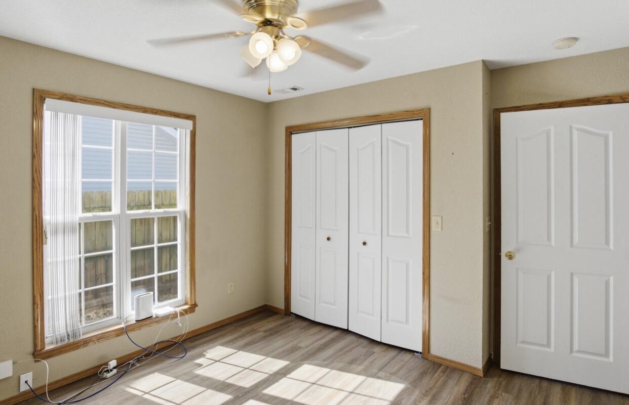 1910 Sylvan Avenue Property Photo 23