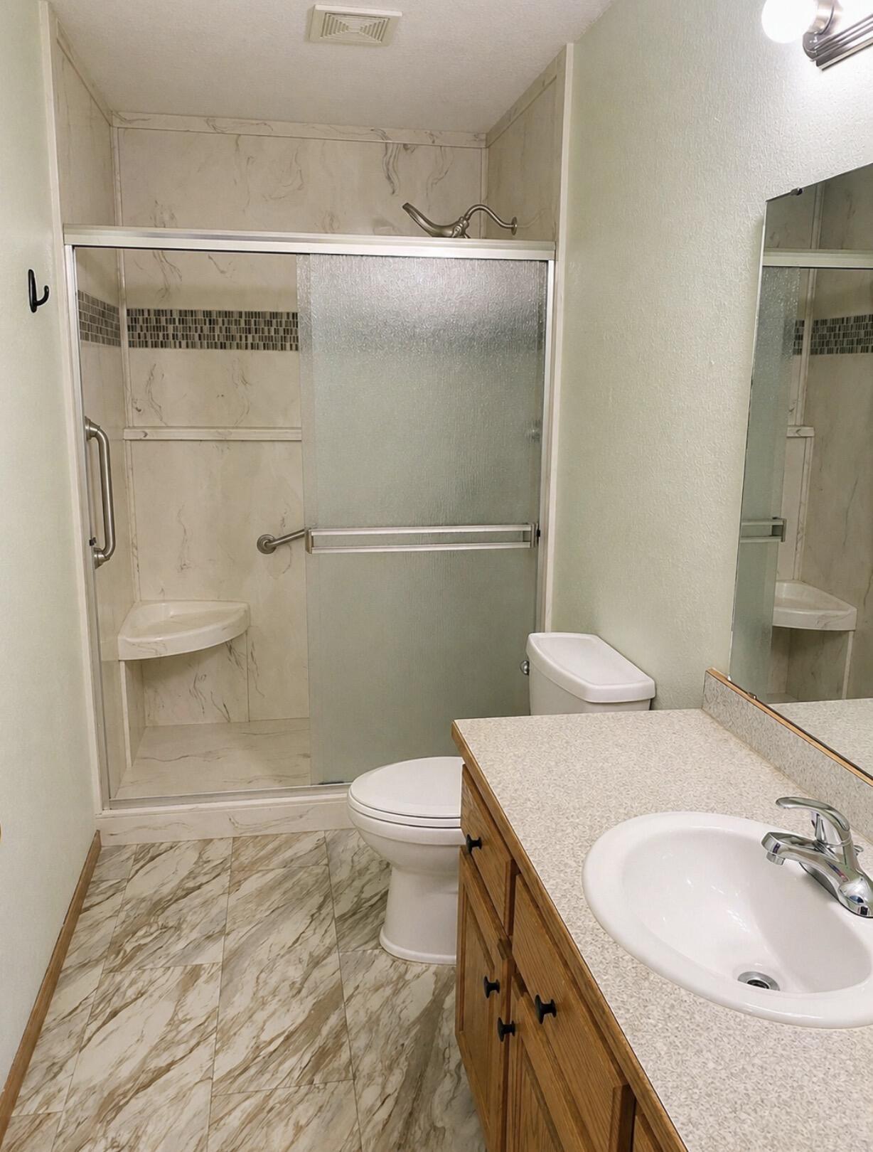 1910 Sylvan Avenue Property Photo 26