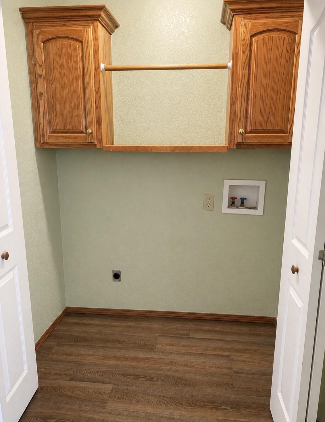 1910 Sylvan Avenue Property Photo 28