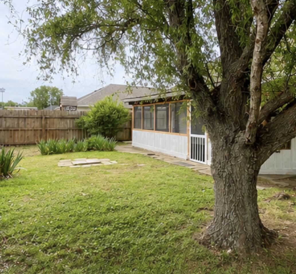 1910 Sylvan Avenue Property Photo 38