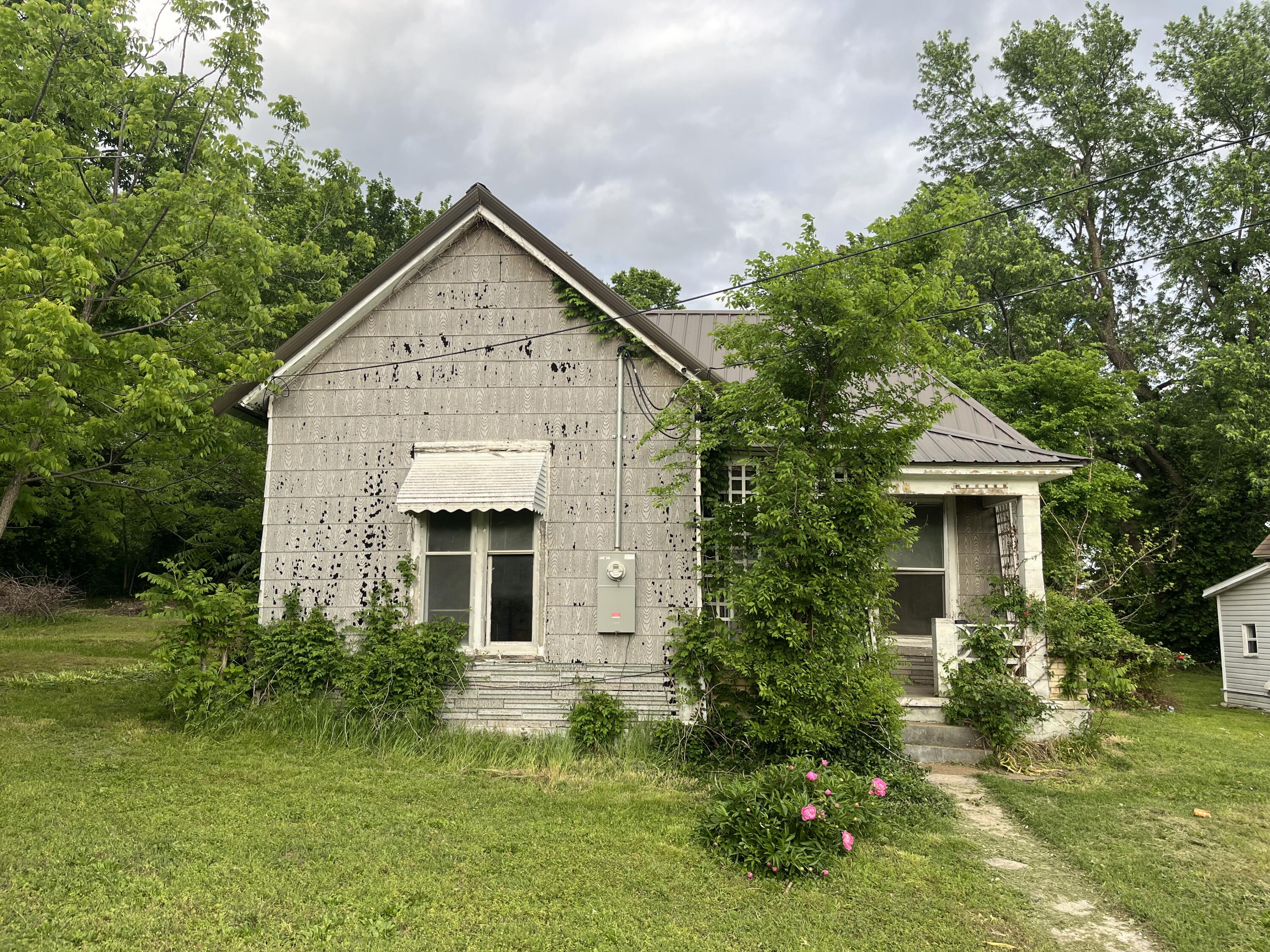 716 North Prospect Avenue Property Photo 1