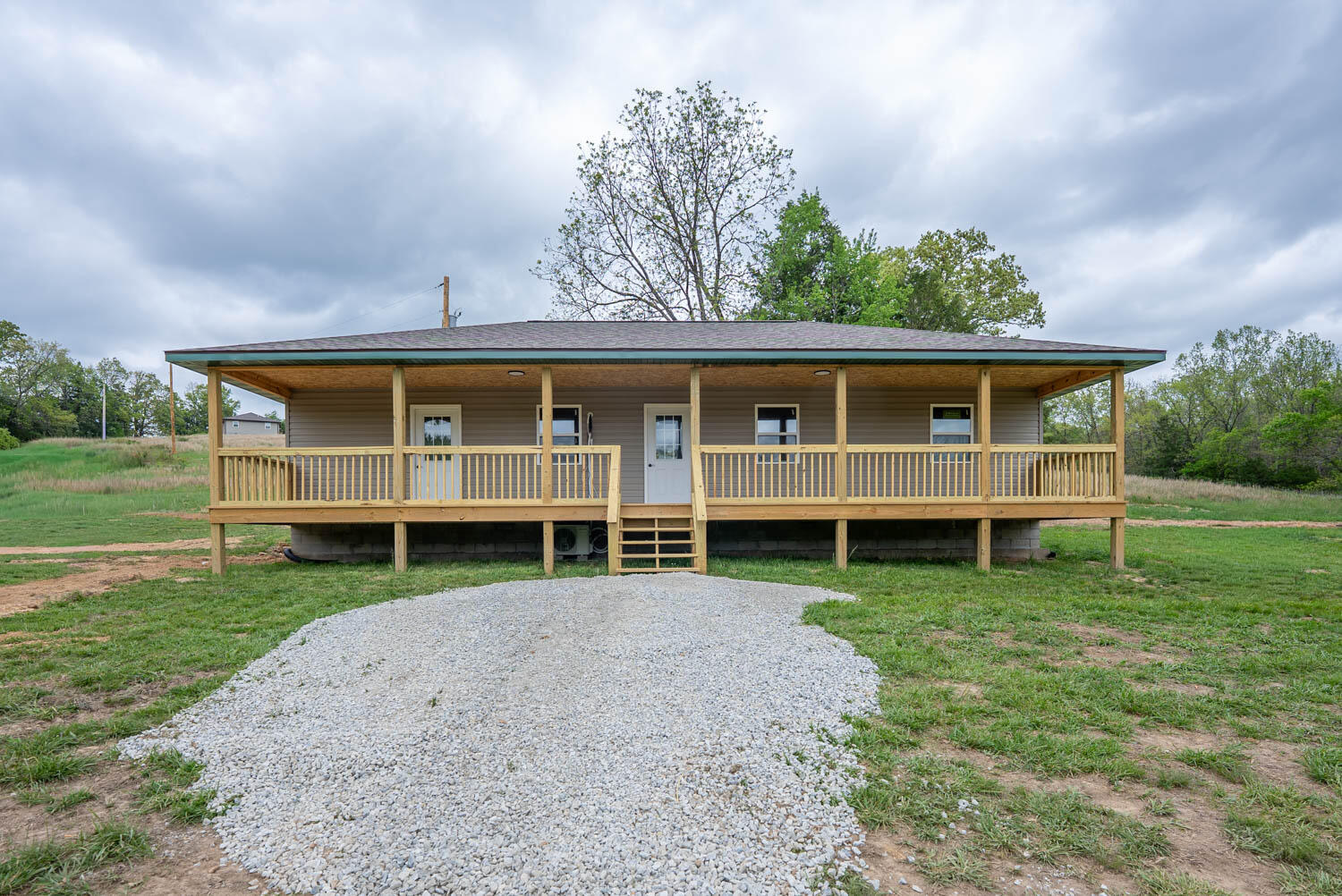 483 Foxden Drive Property Photo 1