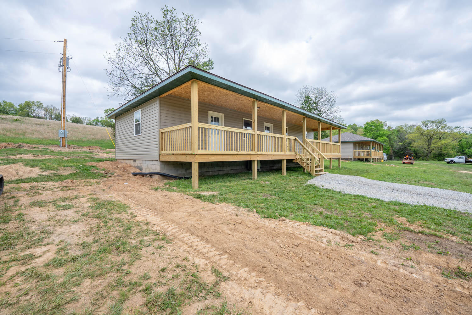 483 Foxden Drive Property Photo 4