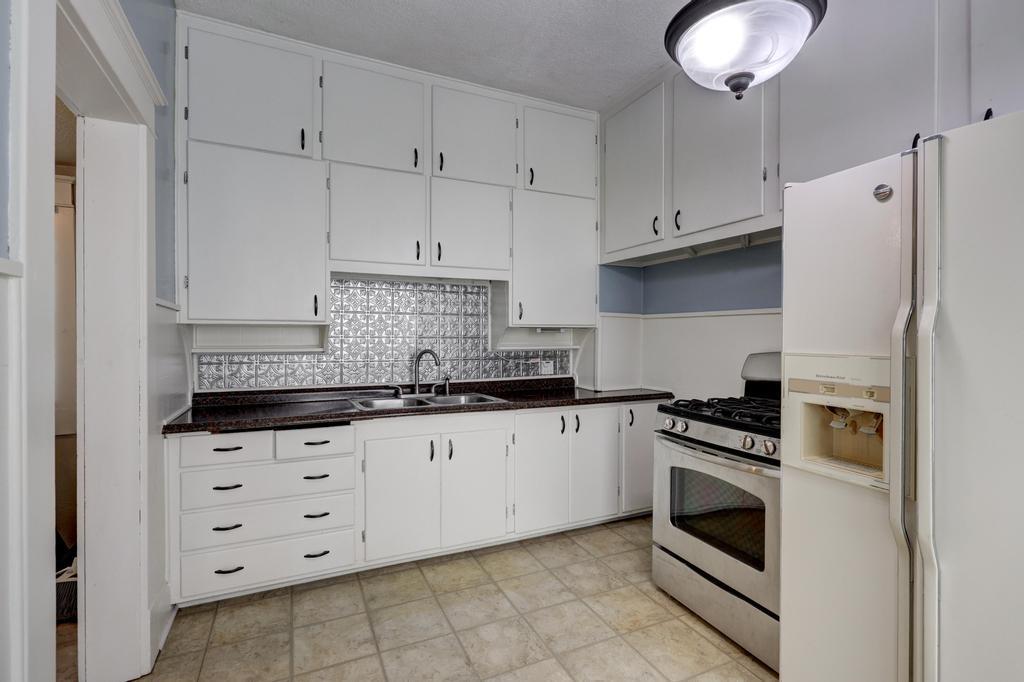 2120 South Wall Avenue Property Photo 12