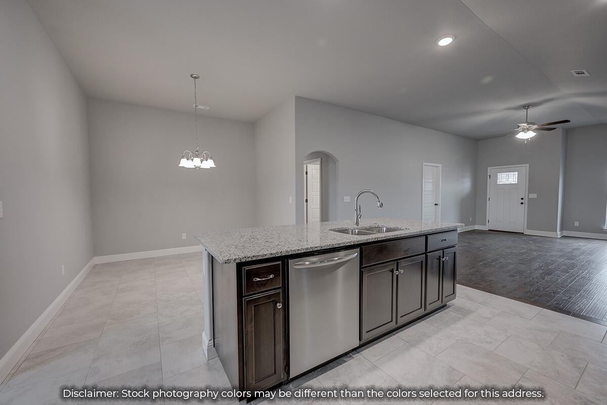 1009 West Pebblebrooke Drive Property Photo 8