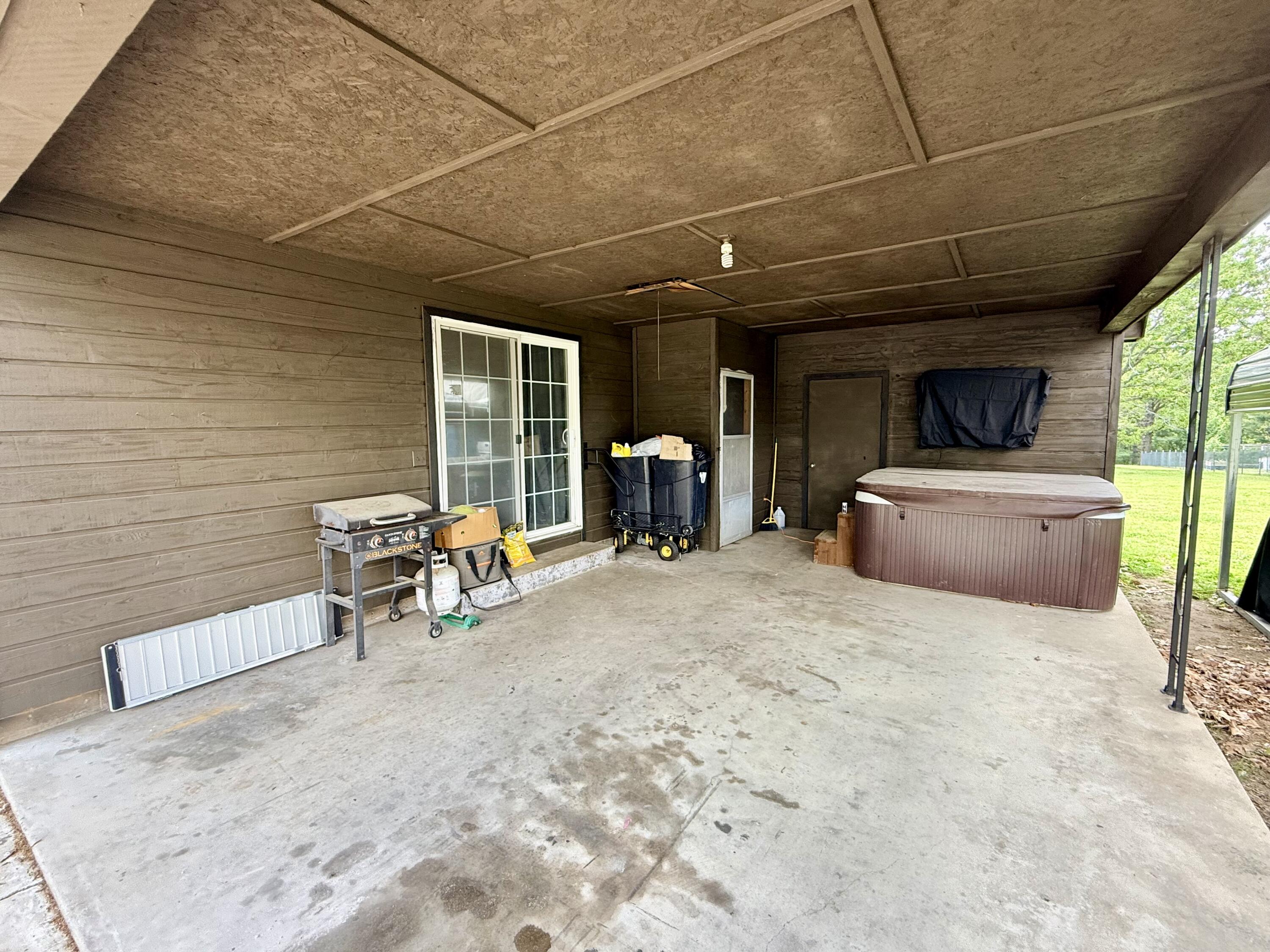 613 Hall Avenue Property Photo 8