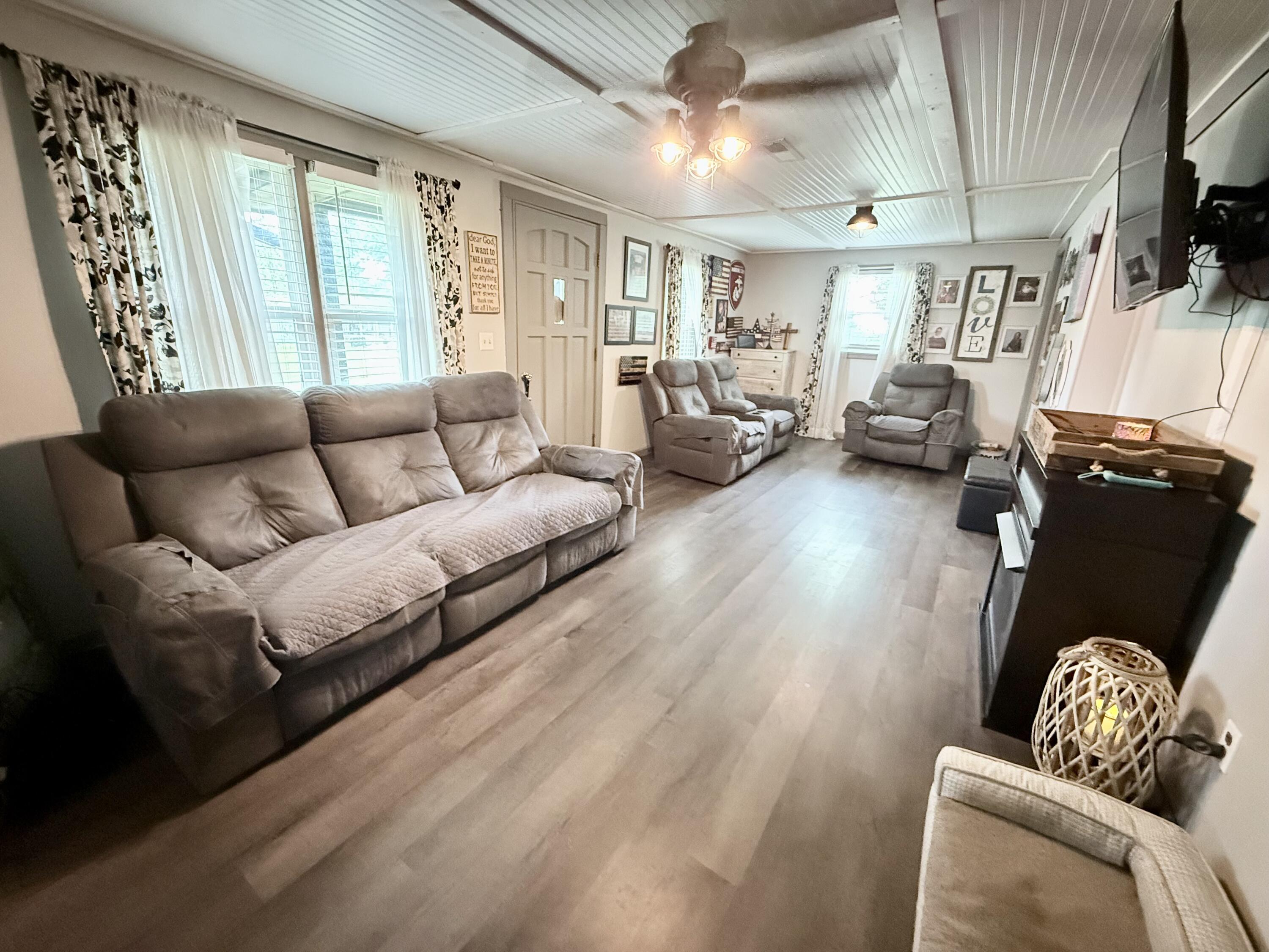 613 Hall Avenue Property Photo 10