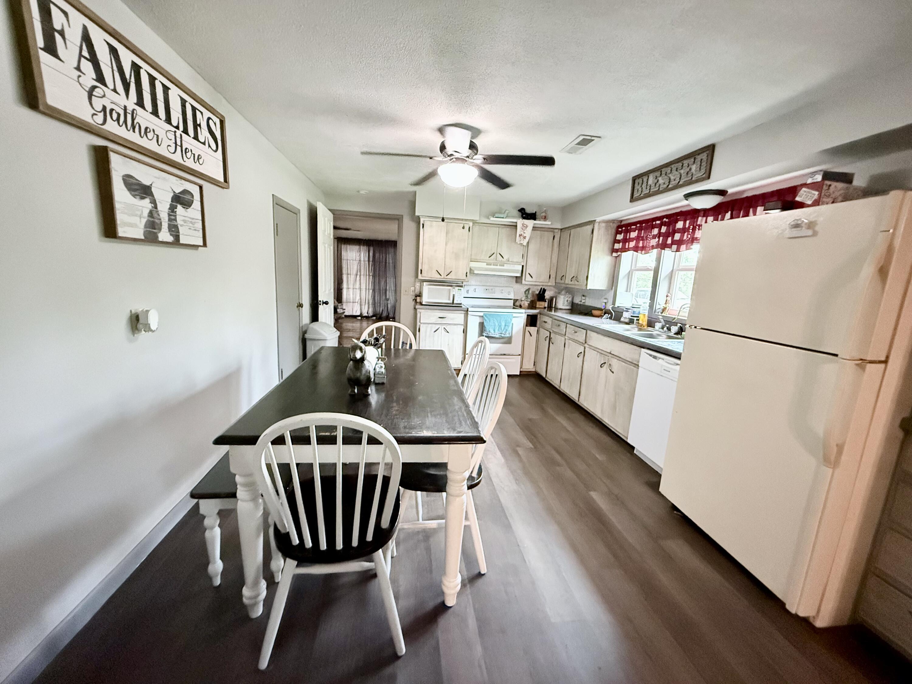 613 Hall Avenue Property Photo 14