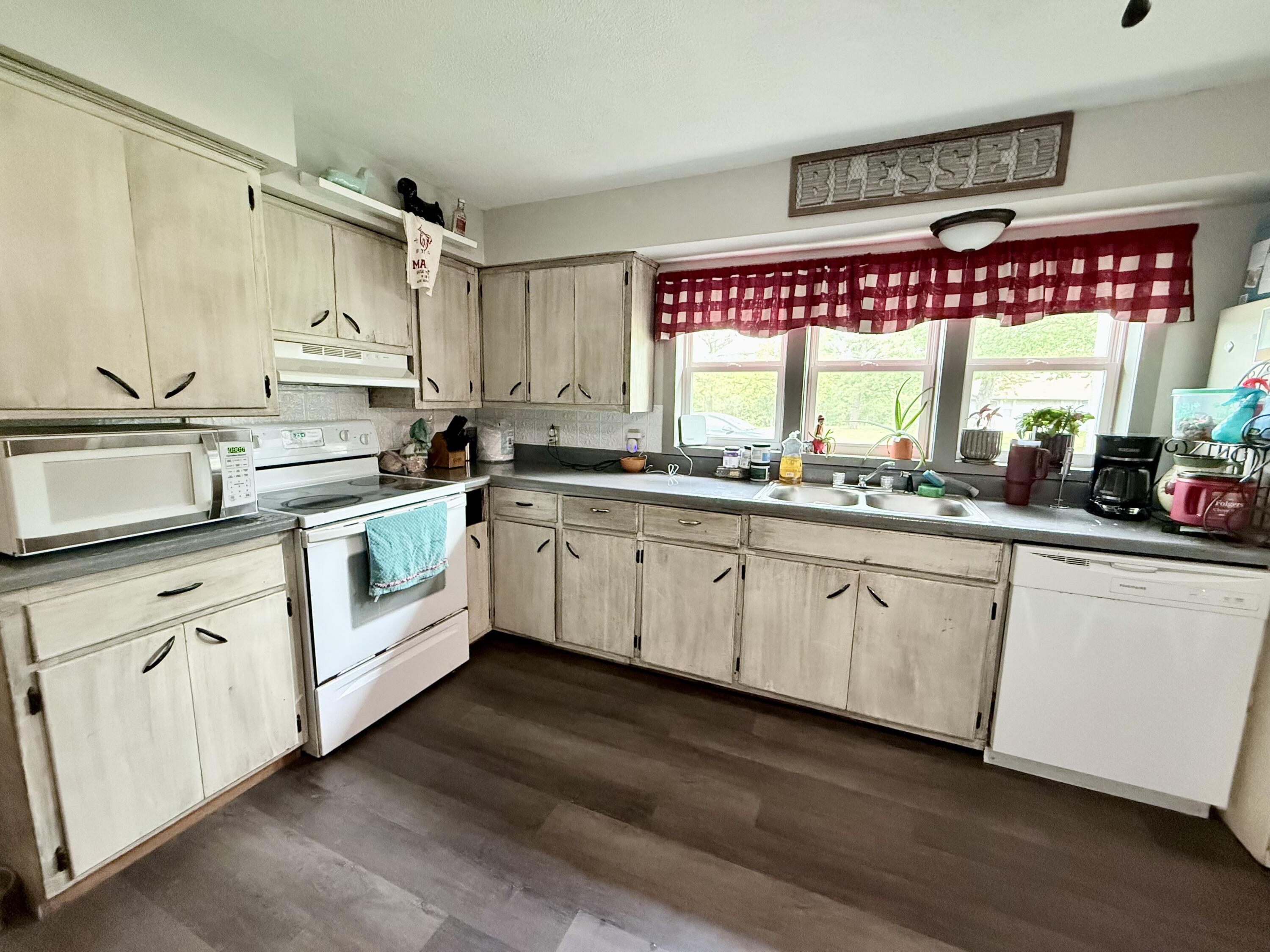 613 Hall Avenue Property Photo 15